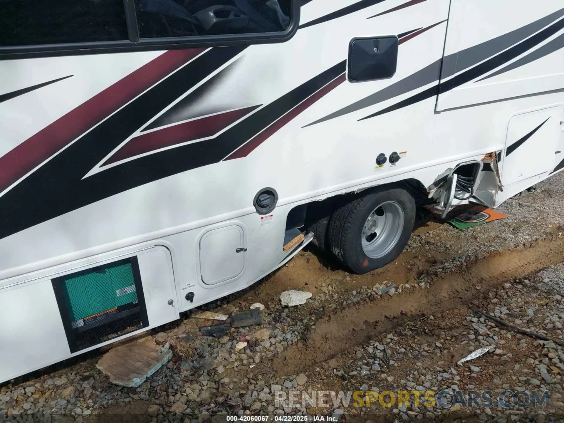 11 Фотография поврежденного автомобиля 1GB3GSC7XN1280996 CHEVROLET EXPRESS CUTAWAY 2022