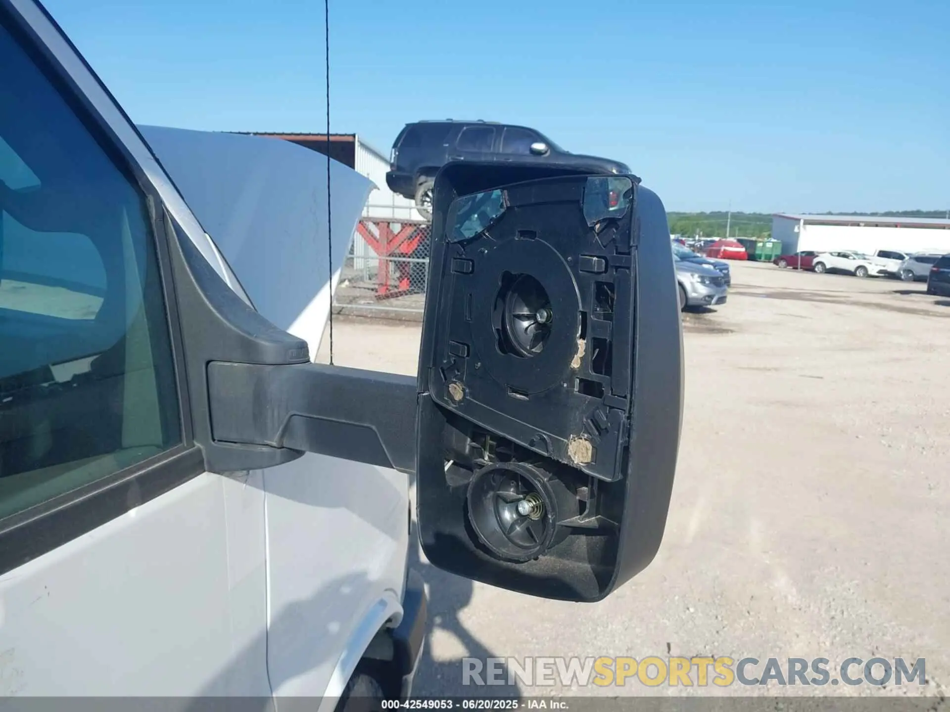 11 Фотография поврежденного автомобиля 1GB0GSF78P1110024 CHEVROLET EXPRESS CUTAWAY 2023