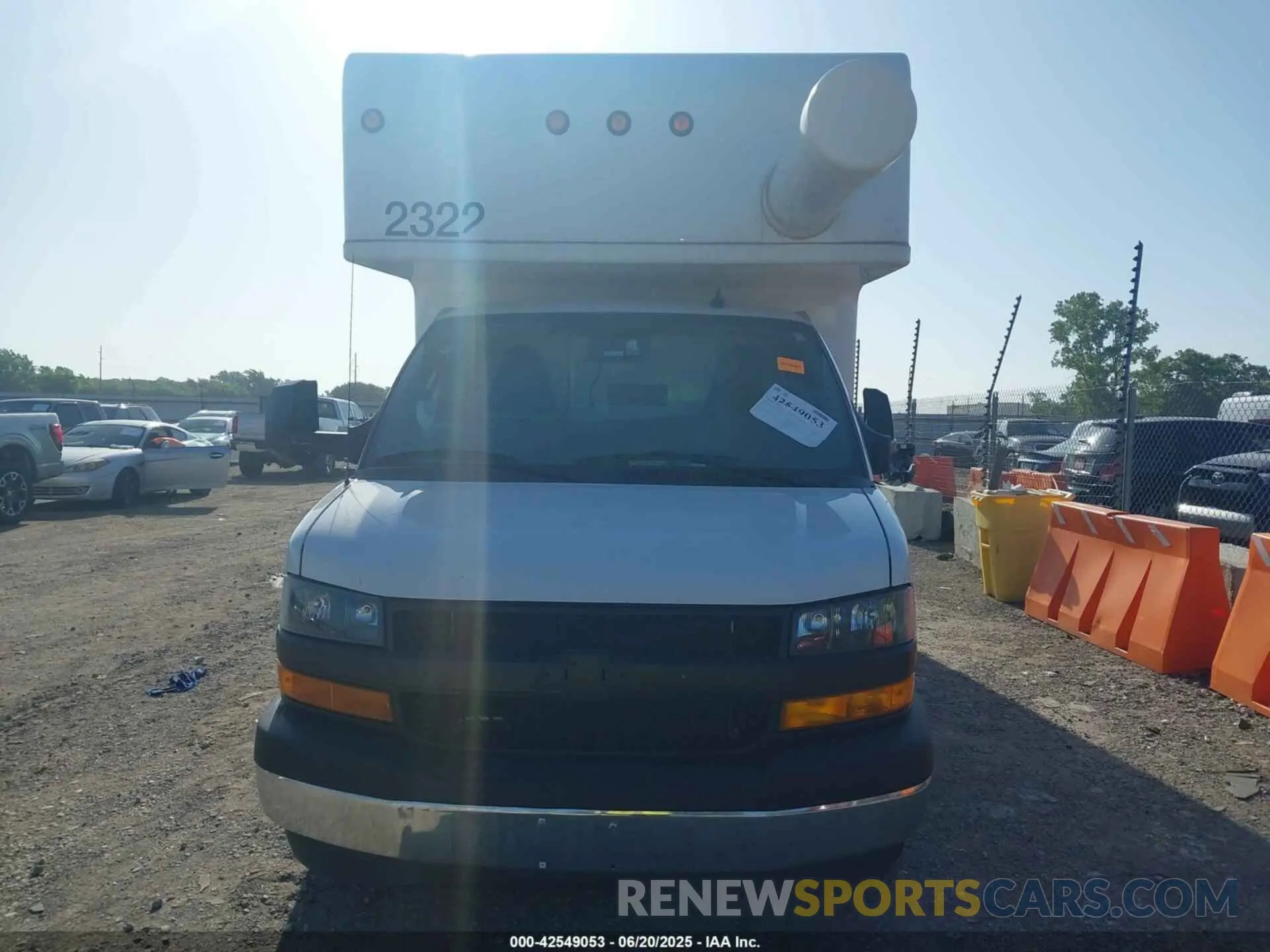 13 Фотография поврежденного автомобиля 1GB0GSF78P1110024 CHEVROLET EXPRESS CUTAWAY 2023