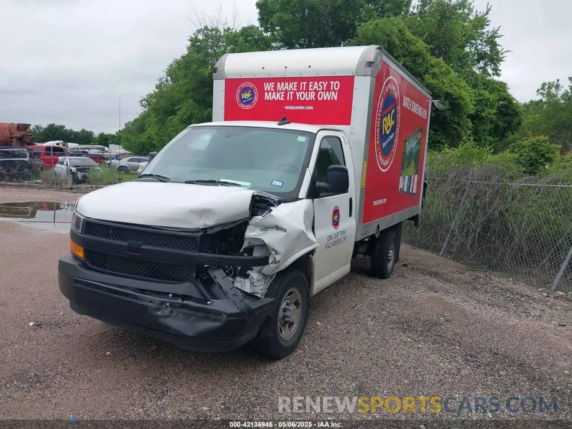 2 Photograph of a damaged car 1GB0GRFP9R1158336 CHEVROLET EXPRESS CUTAWAY 2024