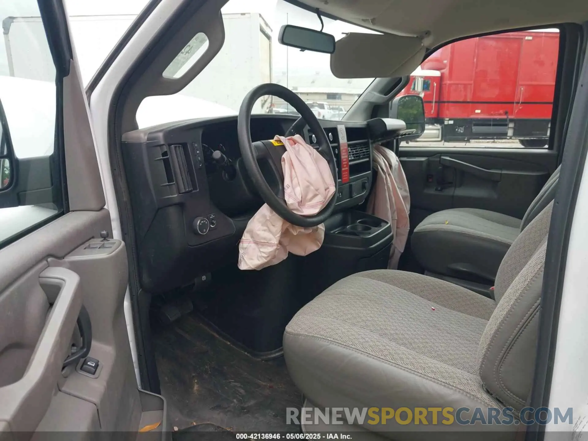 6 Photograph of a damaged car 1GB0GRFP9R1158336 CHEVROLET EXPRESS CUTAWAY 2024