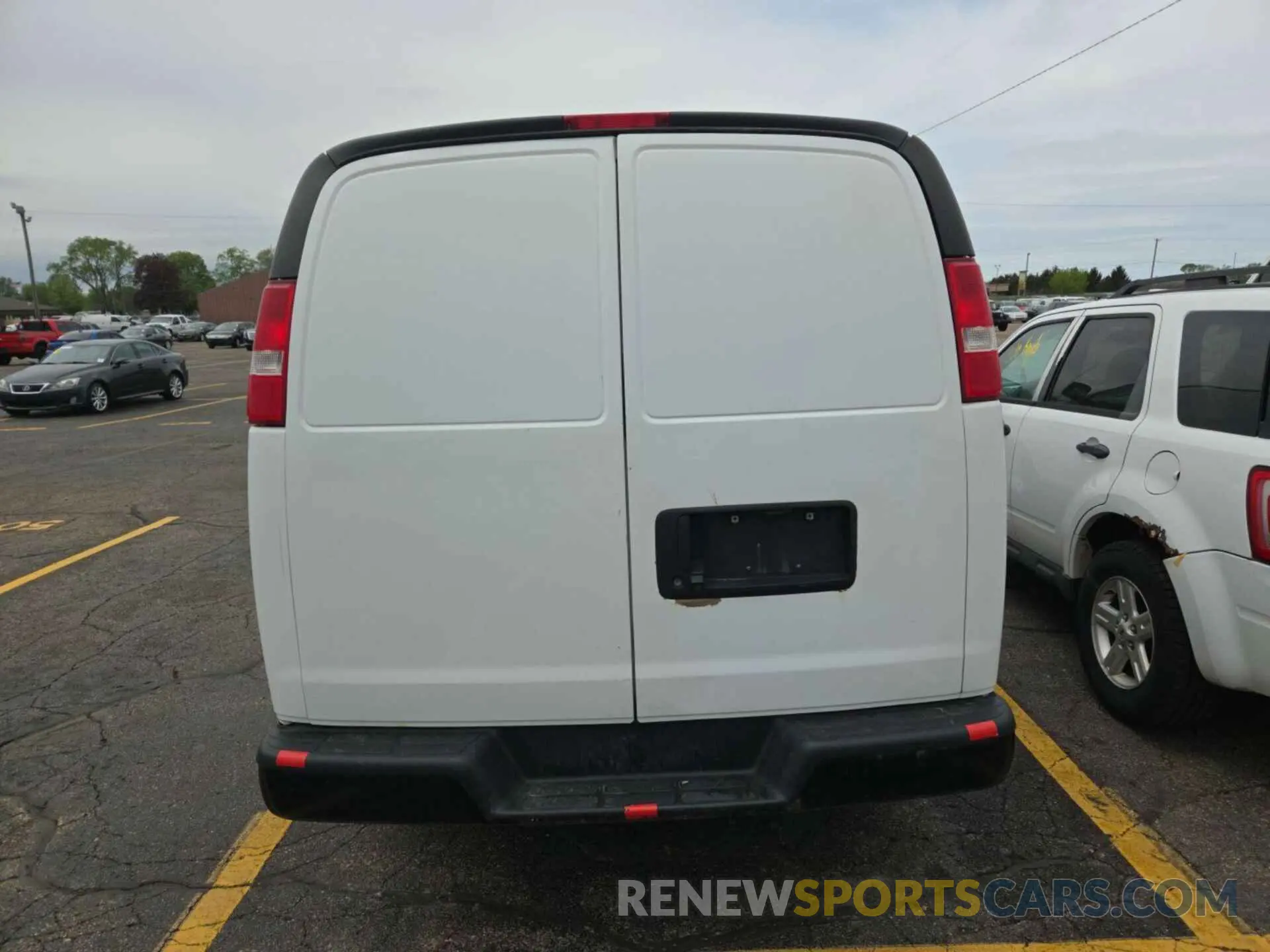 30 Photograph of a damaged car 1GCWGAF17K1220857 CHEVROLET EXPRESS G2500 2019