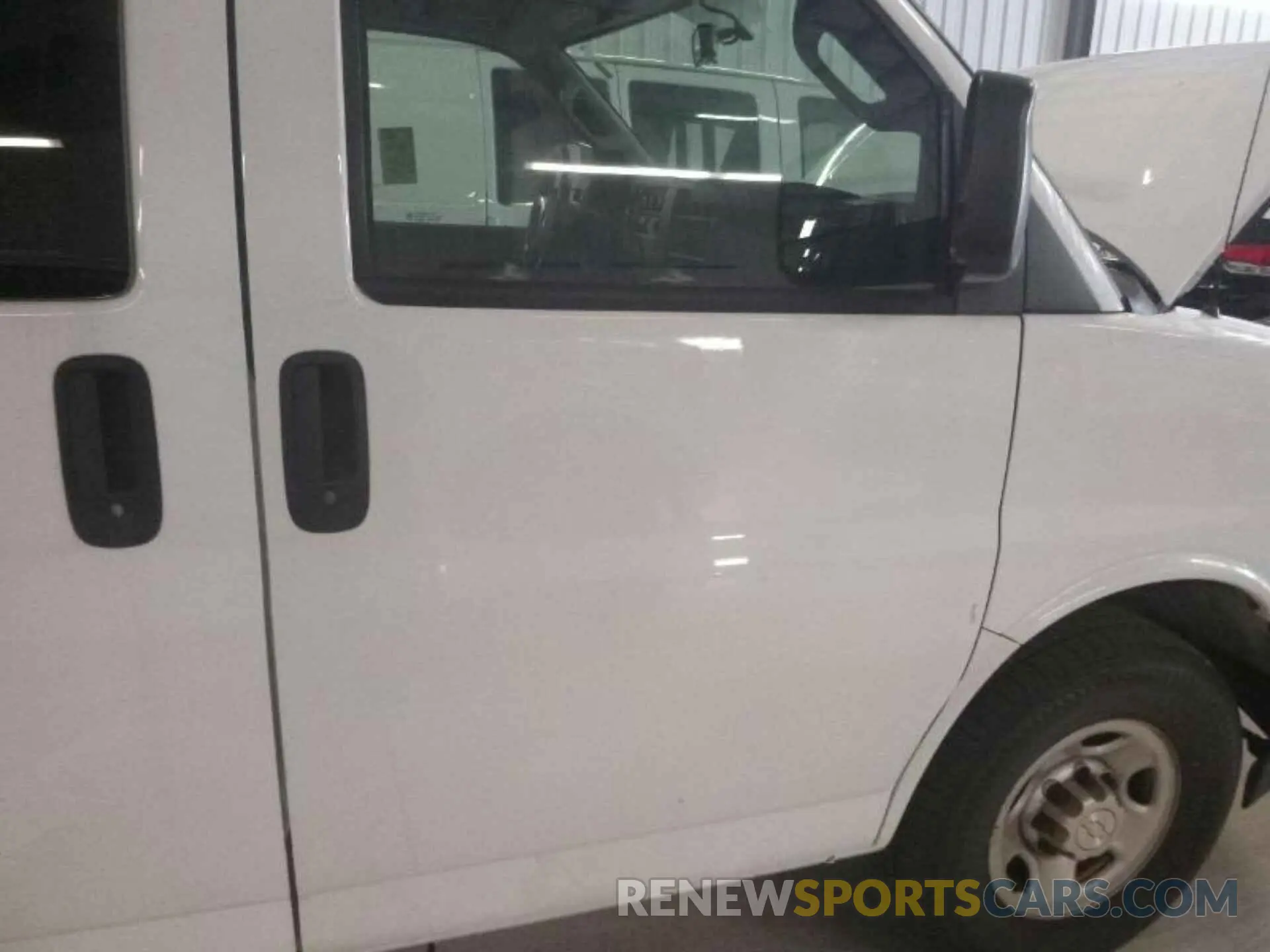 17 Photograph of a damaged car 1GCWGAFG2K1328310 CHEVROLET EXPRESS G2500 2019