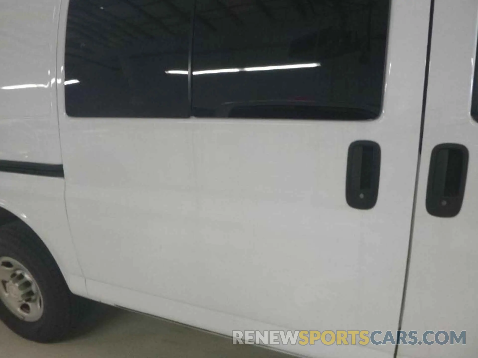 8 Photograph of a damaged car 1GCWGAFG2K1328310 CHEVROLET EXPRESS G2500 2019