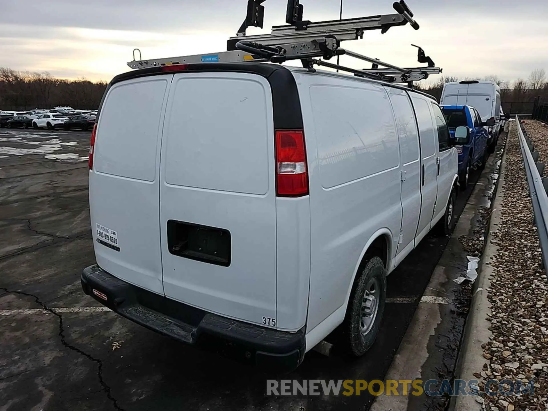 34 Фотография поврежденного автомобиля 1GCWGAFG9K1337974 CHEVROLET EXPRESS G2500 2019