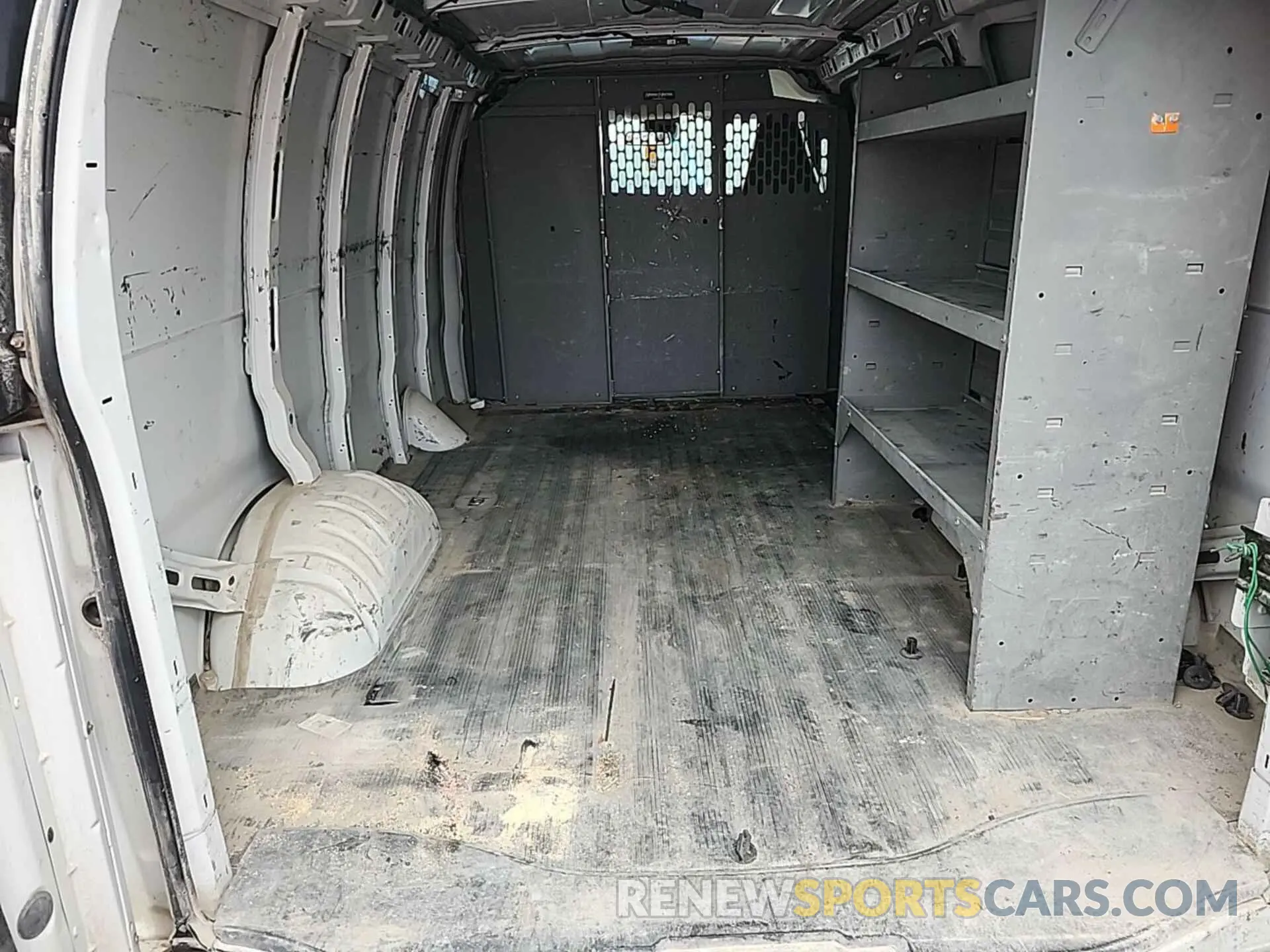 9 Фотография поврежденного автомобиля 1GCWGAFG9K1337974 CHEVROLET EXPRESS G2500 2019