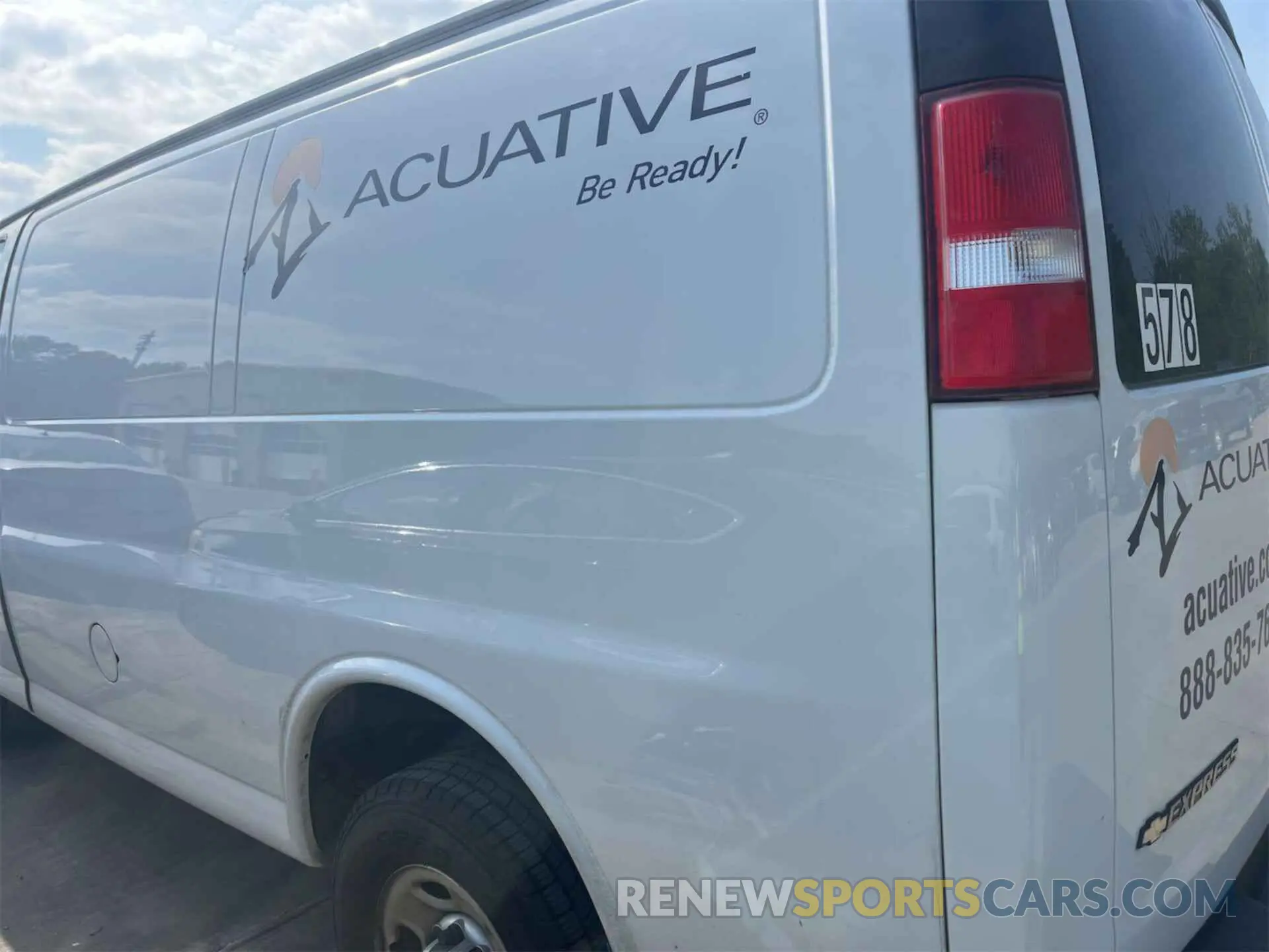 1 Photograph of a damaged car 1GCWGAFP5K1206122 CHEVROLET EXPRESS G2500 2019