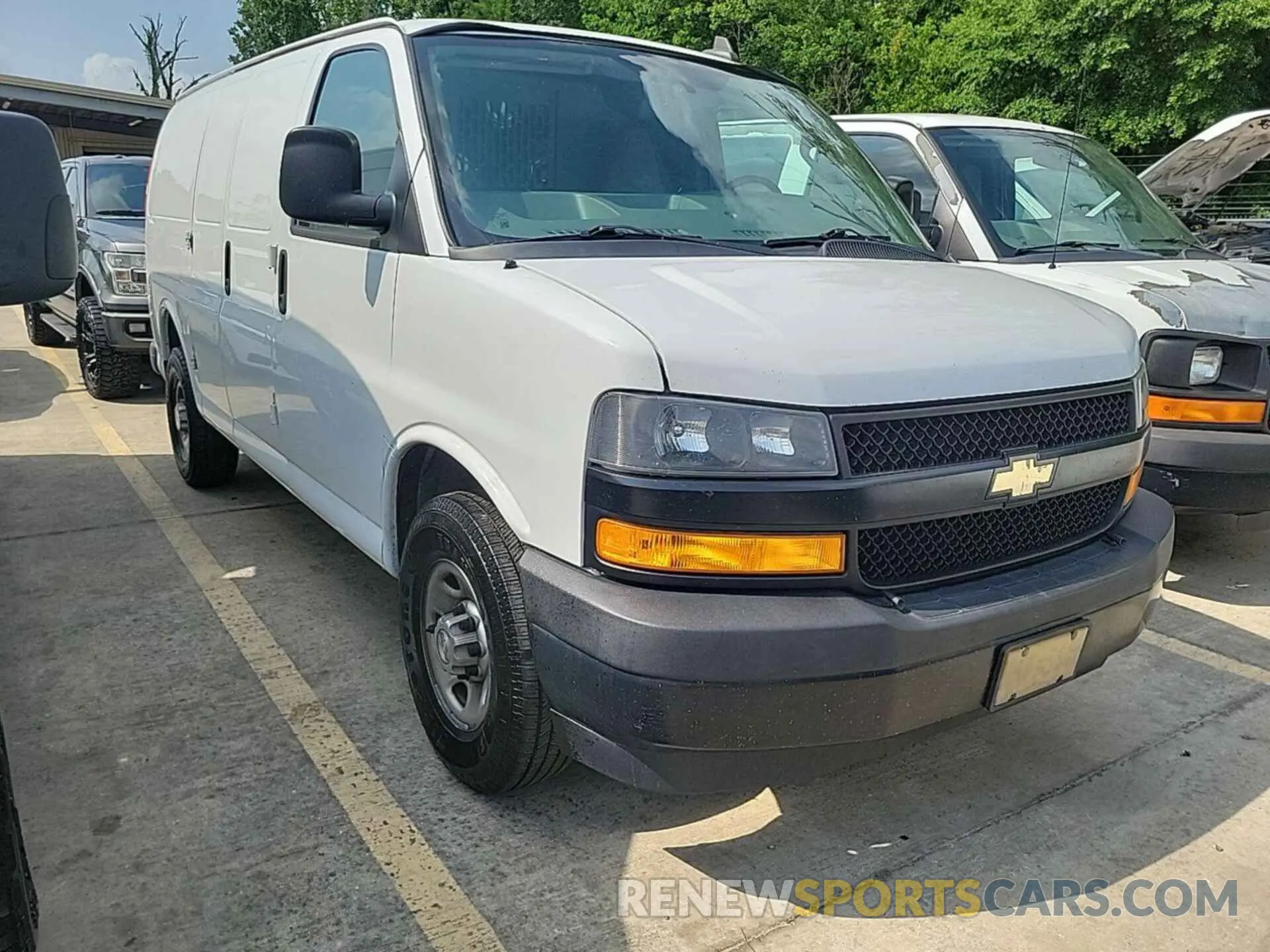 34 Photograph of a damaged car 1GCWGAFP5K1206122 CHEVROLET EXPRESS G2500 2019