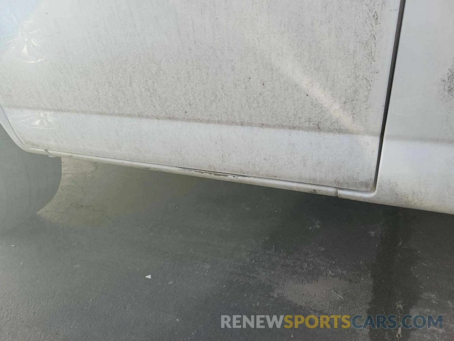 4 Photograph of a damaged car 1GCWGAFPXK1202597 CHEVROLET EXPRESS G2500 2019