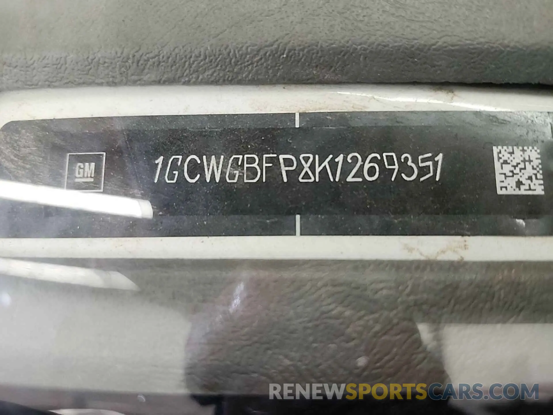 8 Photograph of a damaged car 1GCWGBFP8K1269351 CHEVROLET EXPRESS G2500 2019