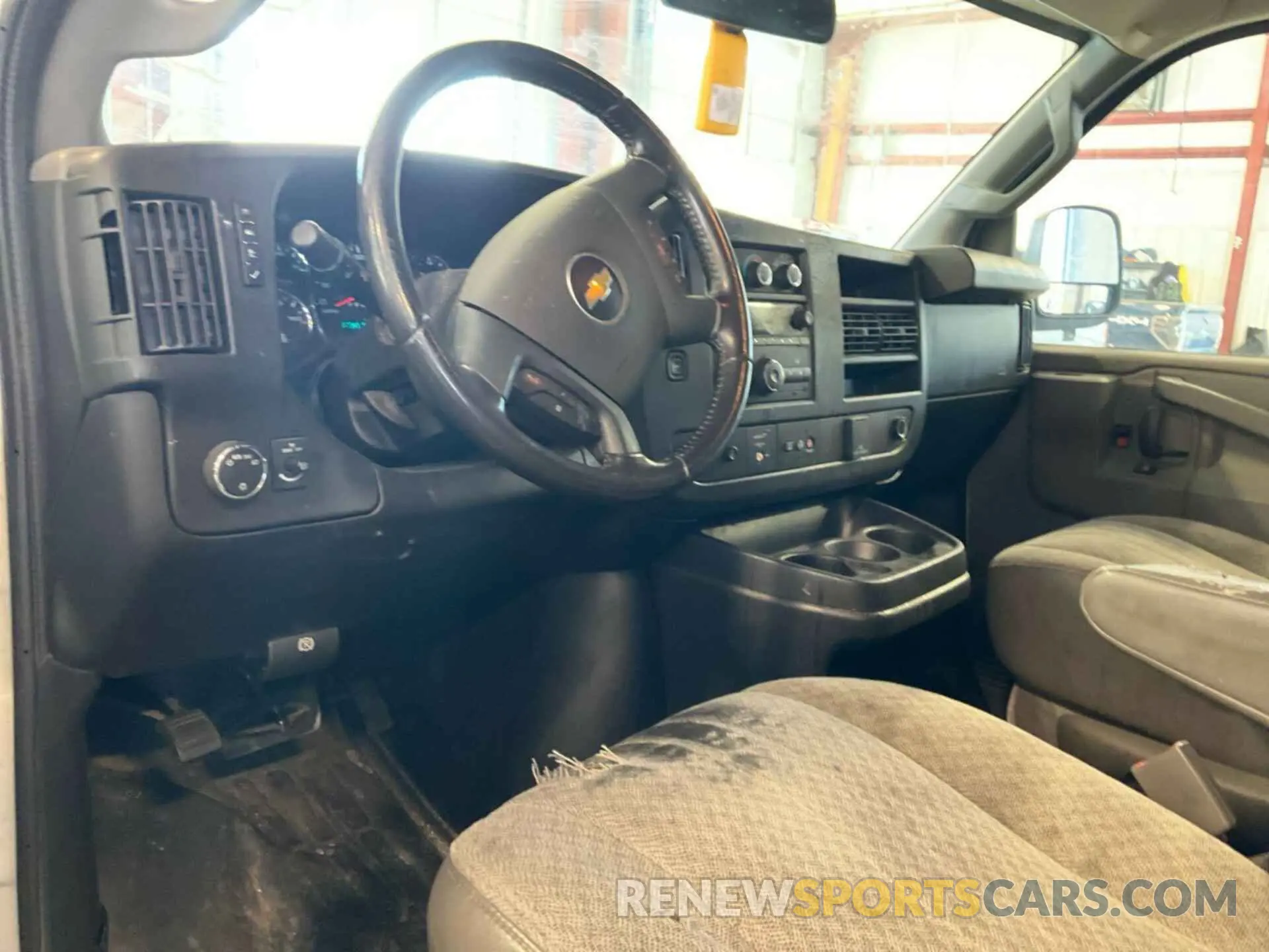 23 Фотография поврежденного автомобиля 1GCWGAFG5L1160695 CHEVROLET EXPRESS G2500 2020
