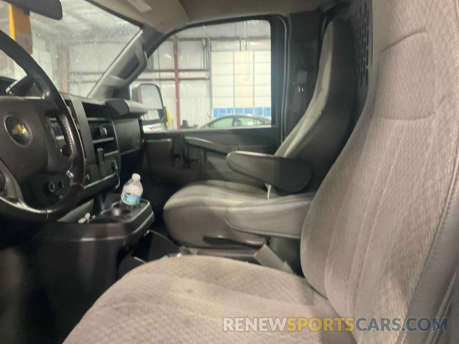 23 Фотография поврежденного автомобиля 1GCWGAFG6L1164285 CHEVROLET EXPRESS G2500 2020