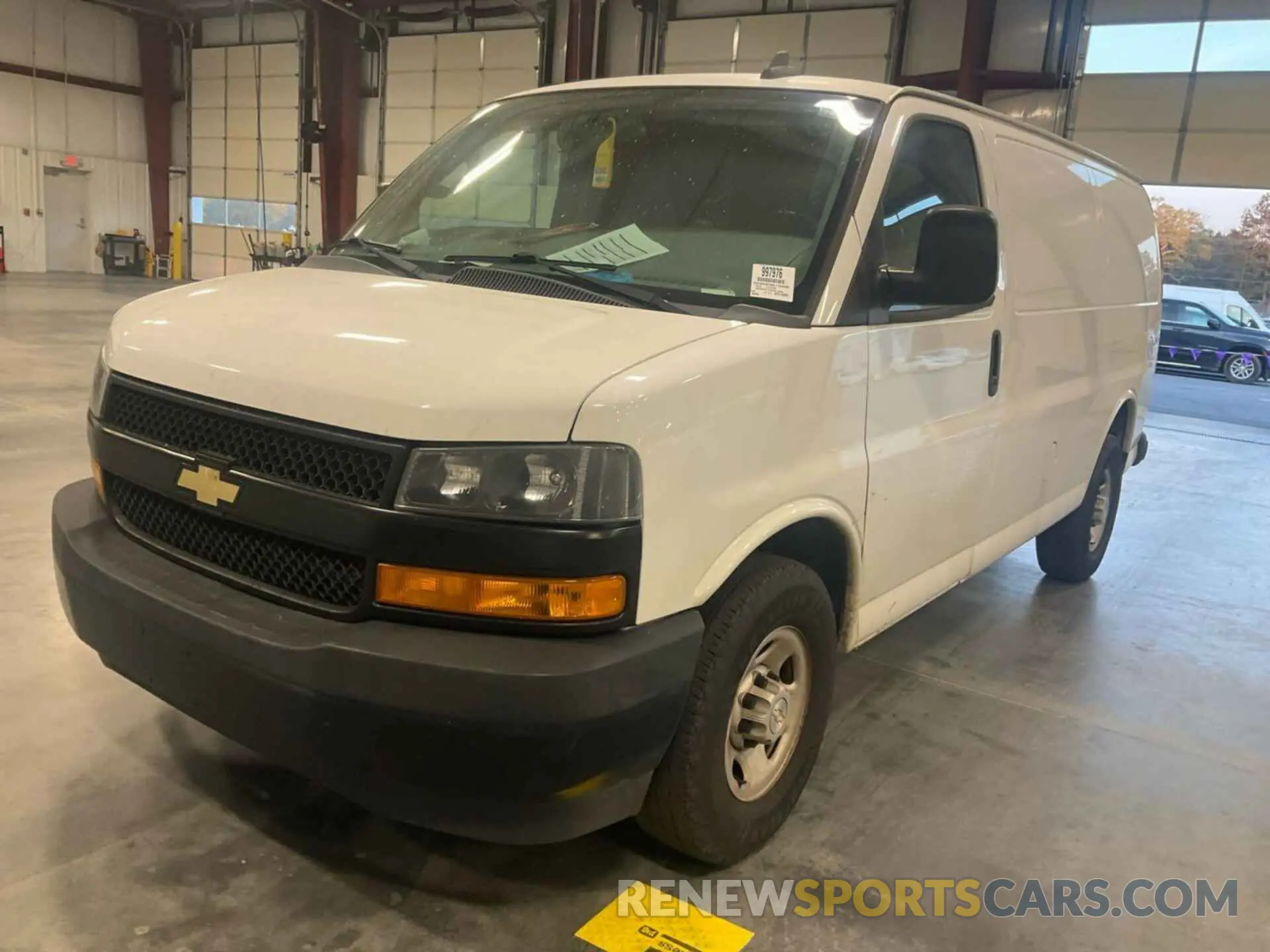 3 Фотография поврежденного автомобиля 1GCWGAFG6L1164285 CHEVROLET EXPRESS G2500 2020