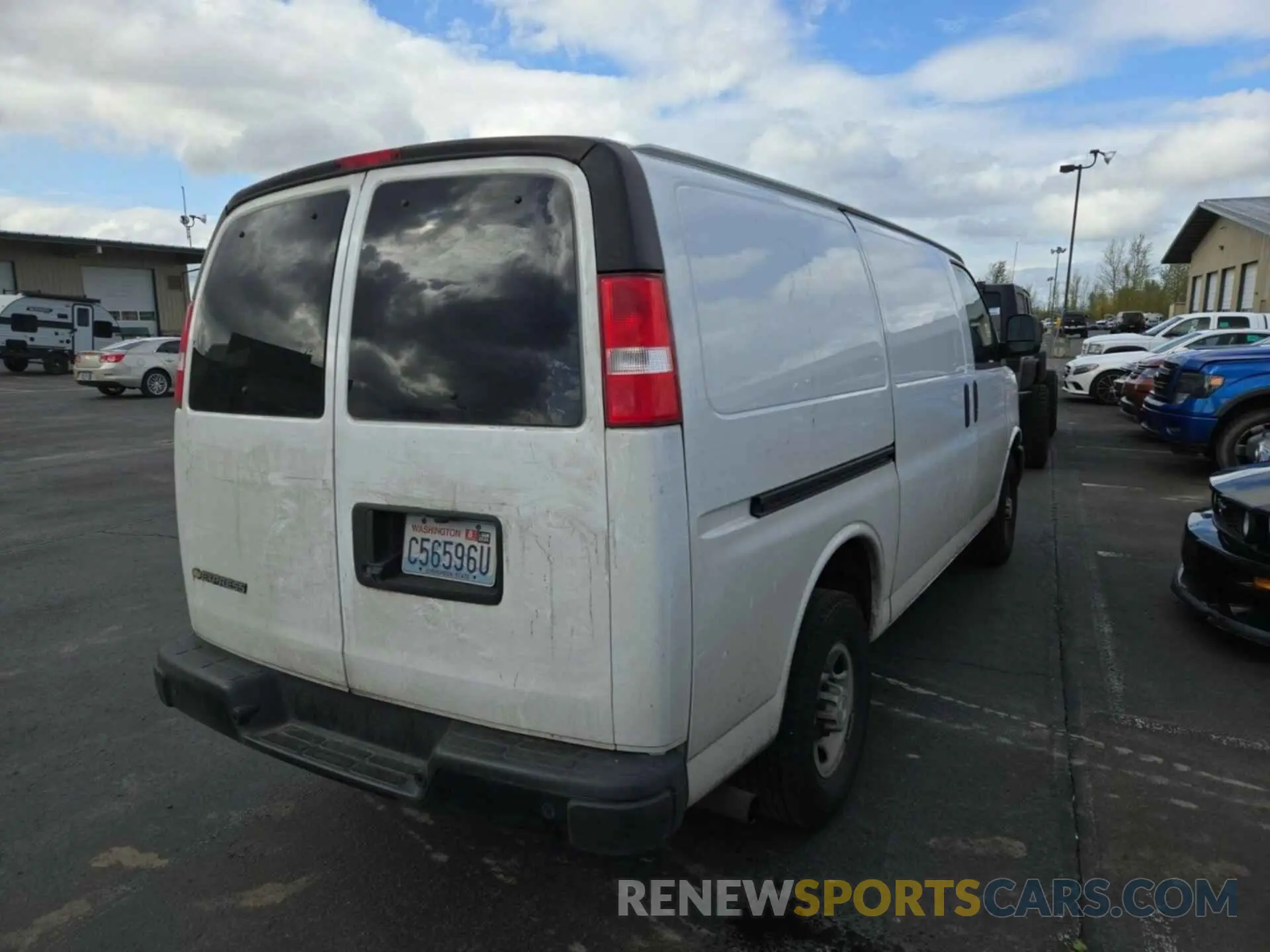 21 Photograph of a damaged car 1GCWGAFG6L1252964 CHEVROLET EXPRESS G2500 2020