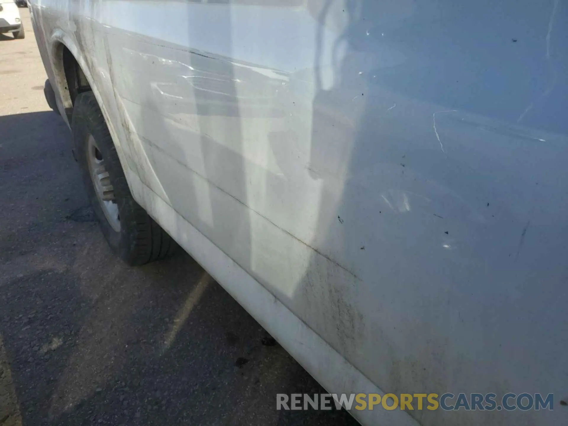 18 Photograph of a damaged car 1GCWGAFG7L1243688 CHEVROLET EXPRESS G2500 2020