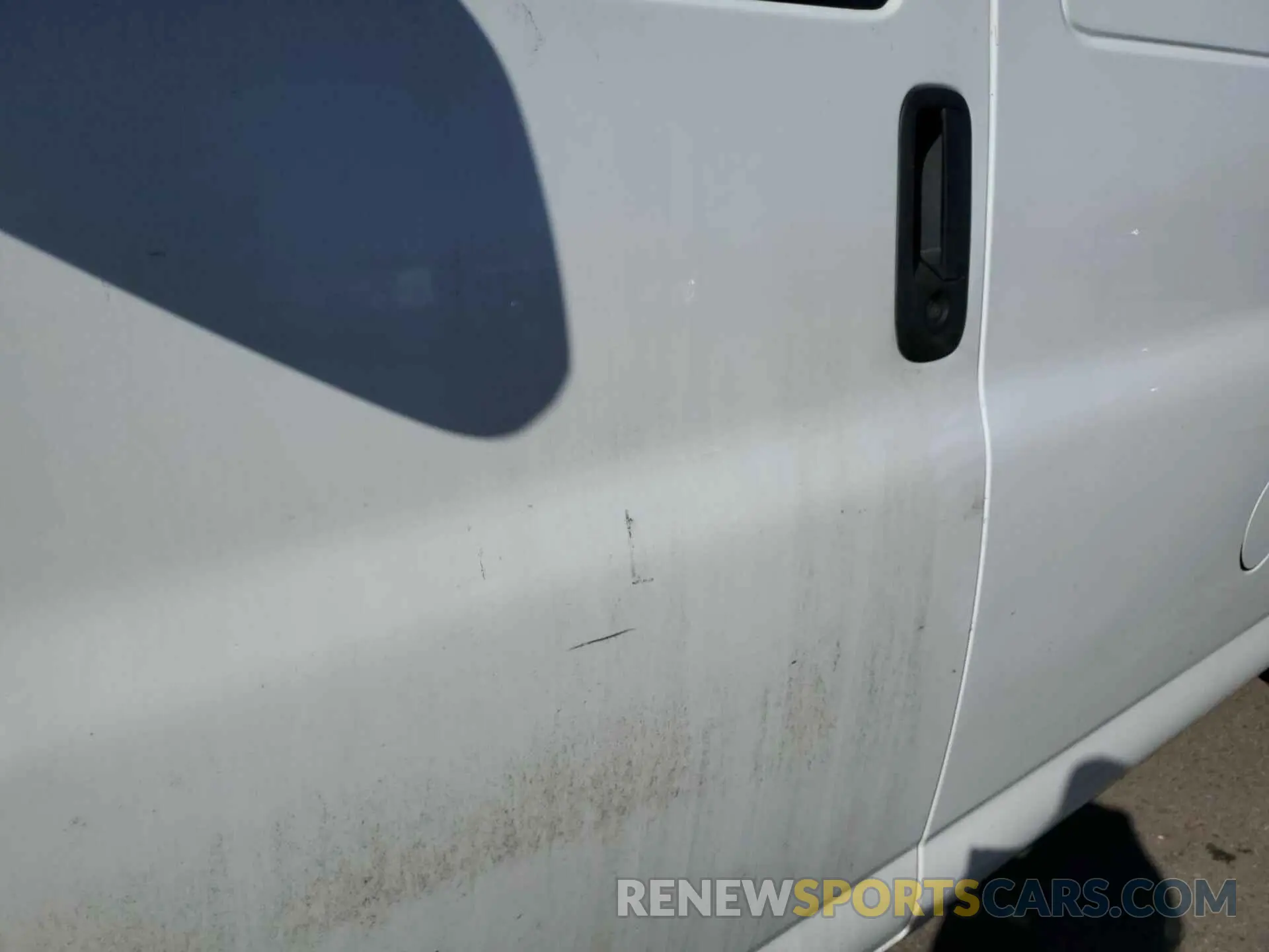 21 Photograph of a damaged car 1GCWGAFG7L1243688 CHEVROLET EXPRESS G2500 2020