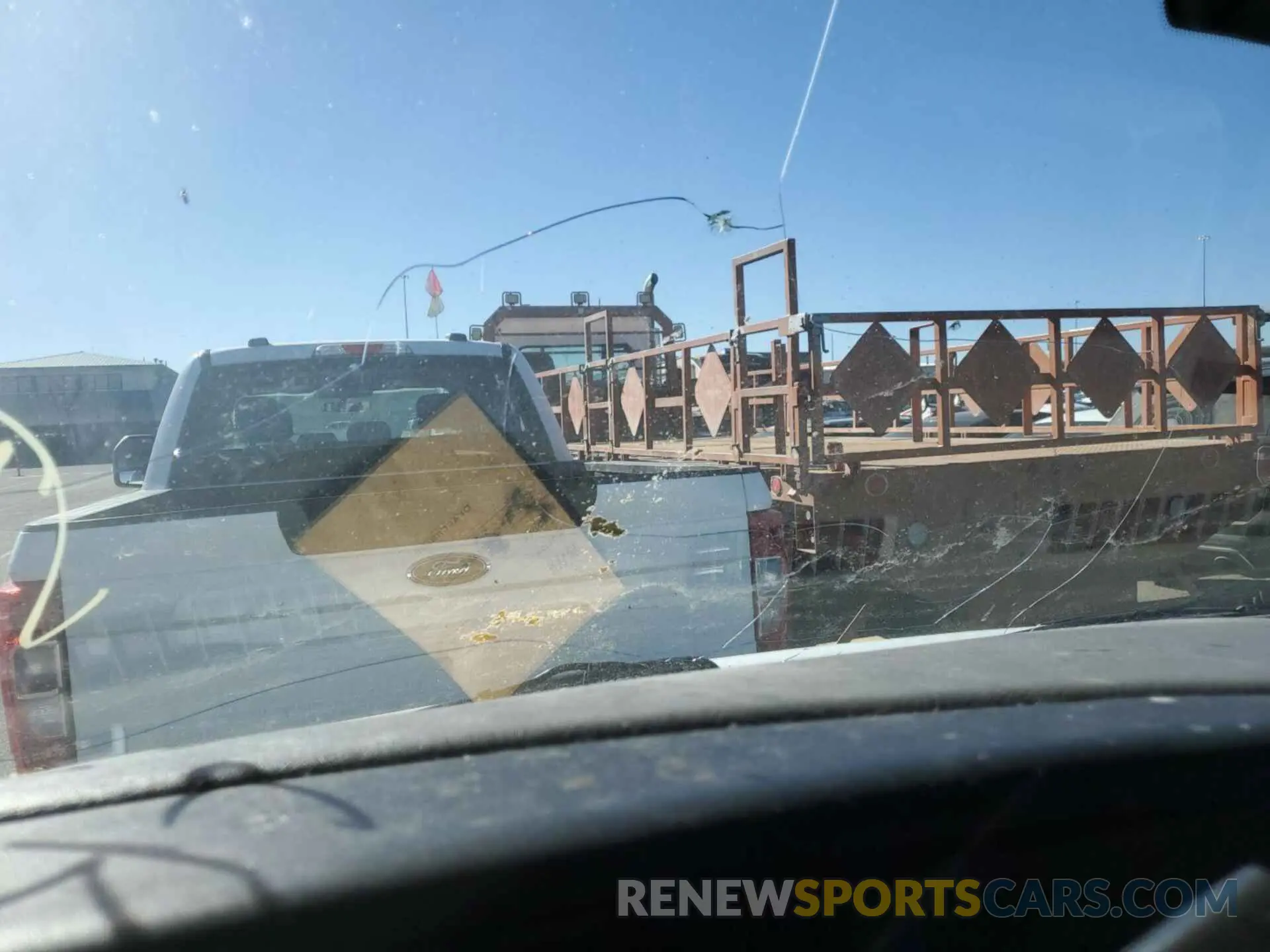 25 Photograph of a damaged car 1GCWGAFG7L1243688 CHEVROLET EXPRESS G2500 2020