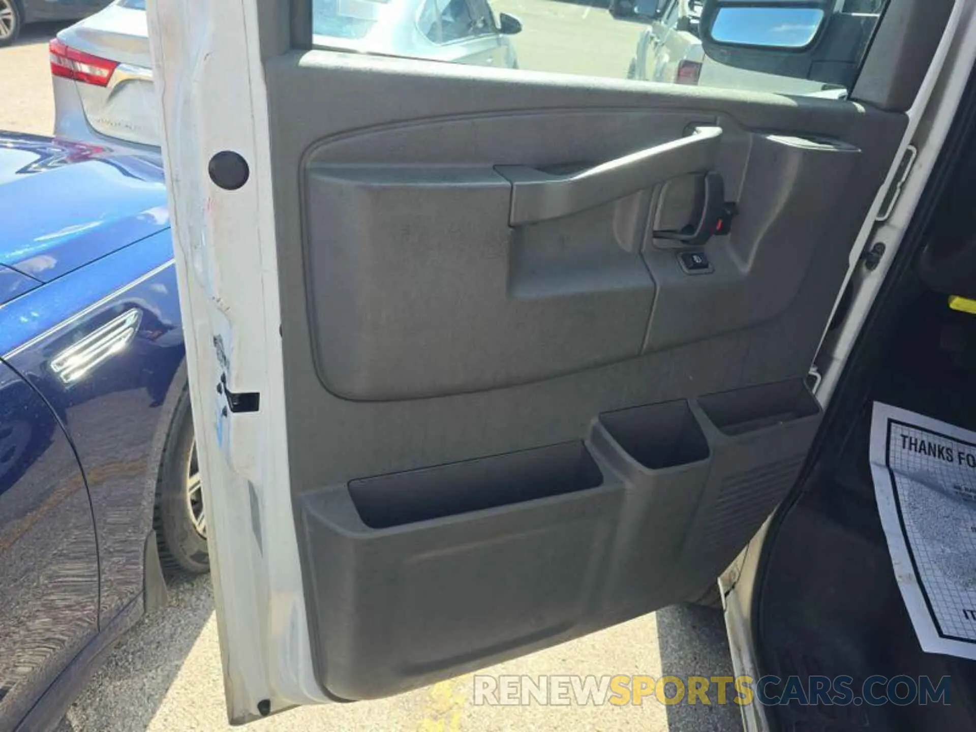 16 Фотография поврежденного автомобиля 1GCWGAFP2M1166293 CHEVROLET EXPRESS G2500 2021