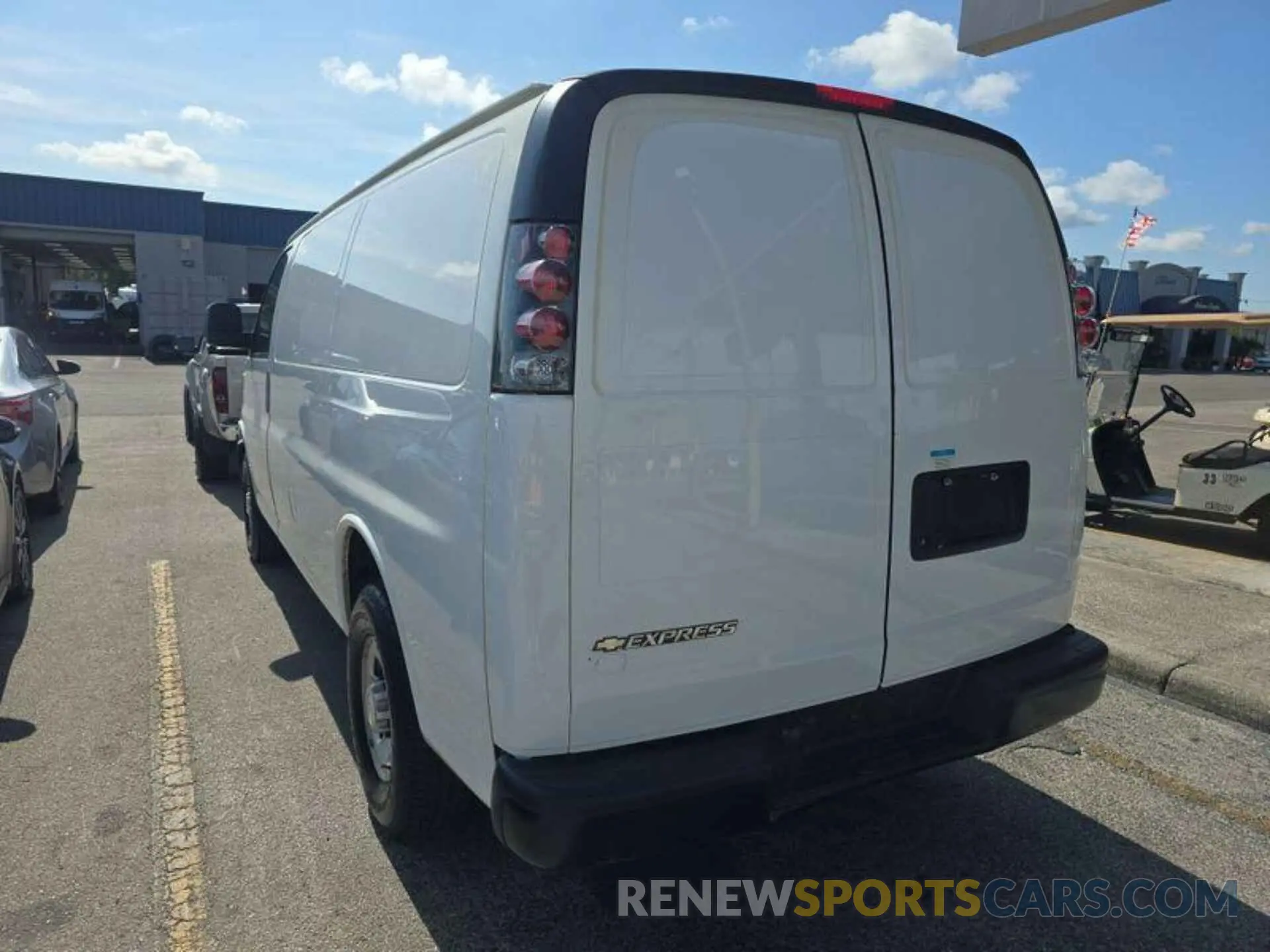 17 Фотография поврежденного автомобиля 1GCWGAFP2M1166293 CHEVROLET EXPRESS G2500 2021