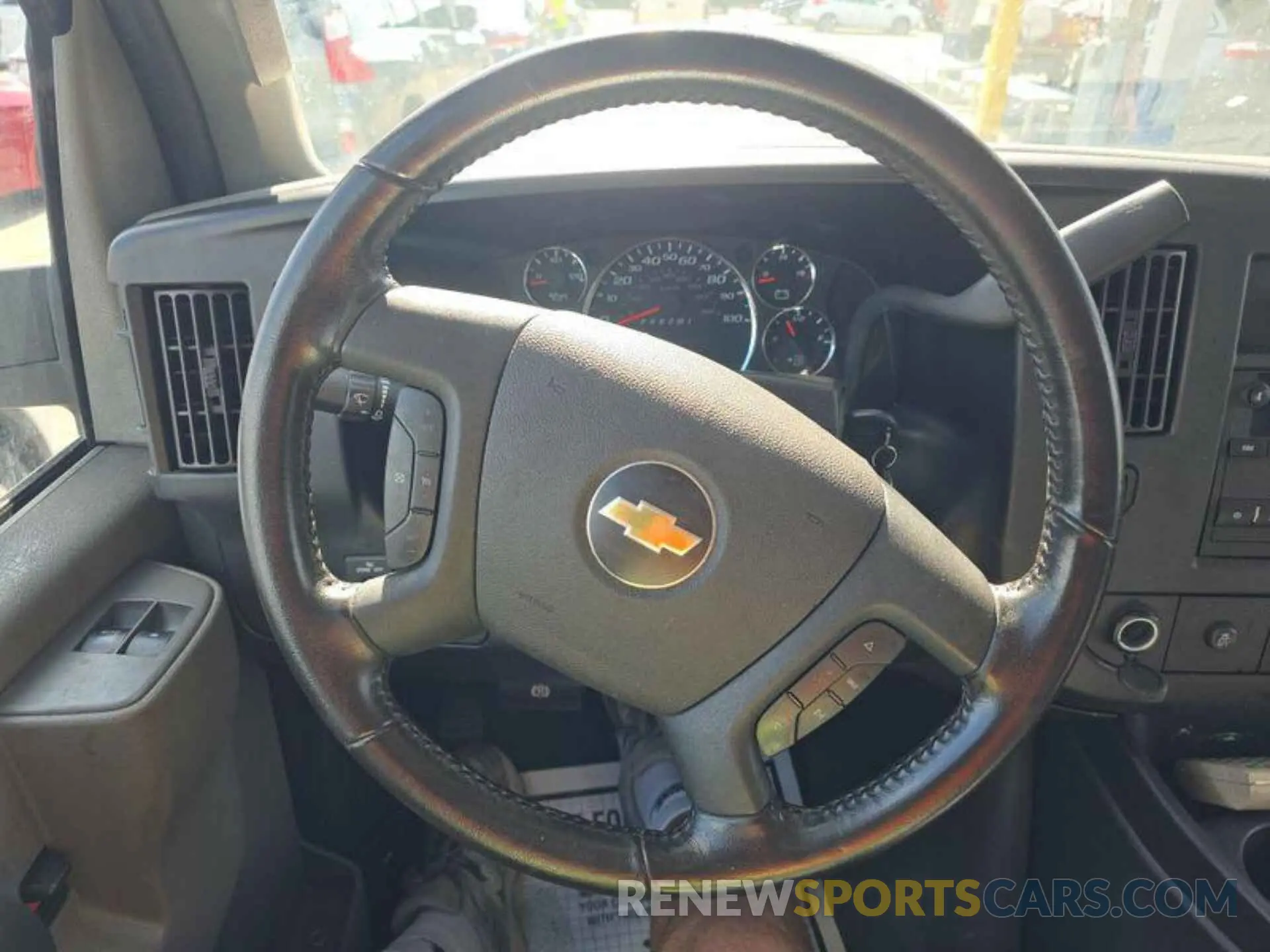 9 Фотография поврежденного автомобиля 1GCWGAFP2M1166293 CHEVROLET EXPRESS G2500 2021
