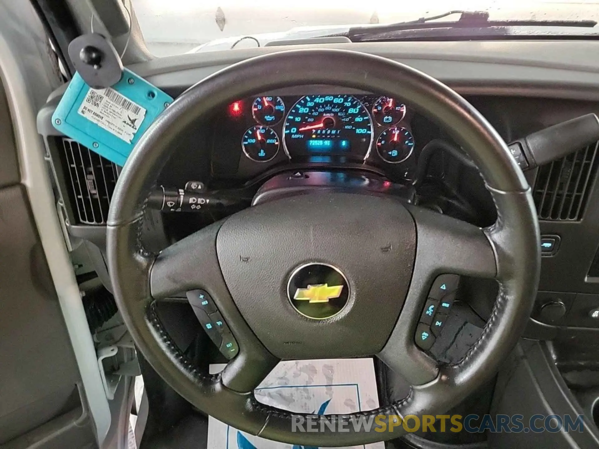 18 Фотография поврежденного автомобиля 1GCWGAFP4M1310913 CHEVROLET EXPRESS G2500 2021