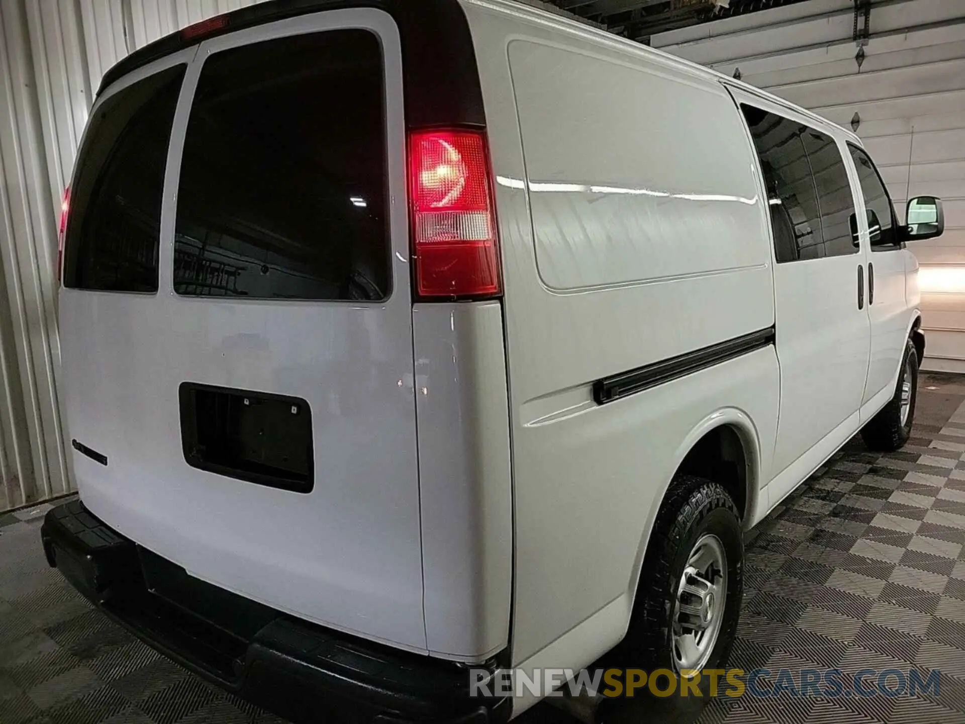 20 Фотография поврежденного автомобиля 1GCWGAFP4M1310913 CHEVROLET EXPRESS G2500 2021