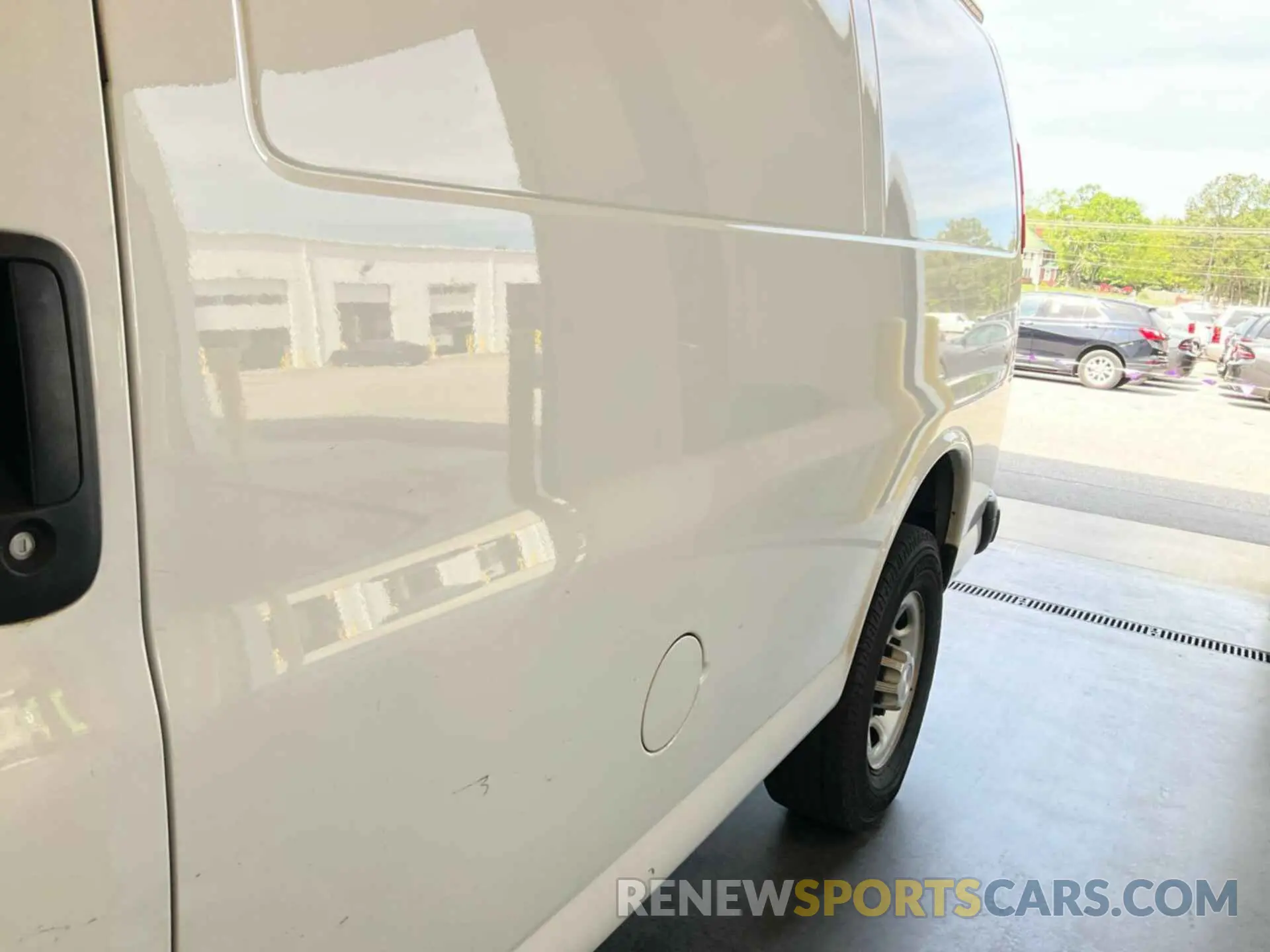 11 Фотография поврежденного автомобиля 1GCWGAFP4M1311981 CHEVROLET EXPRESS G2500 2021