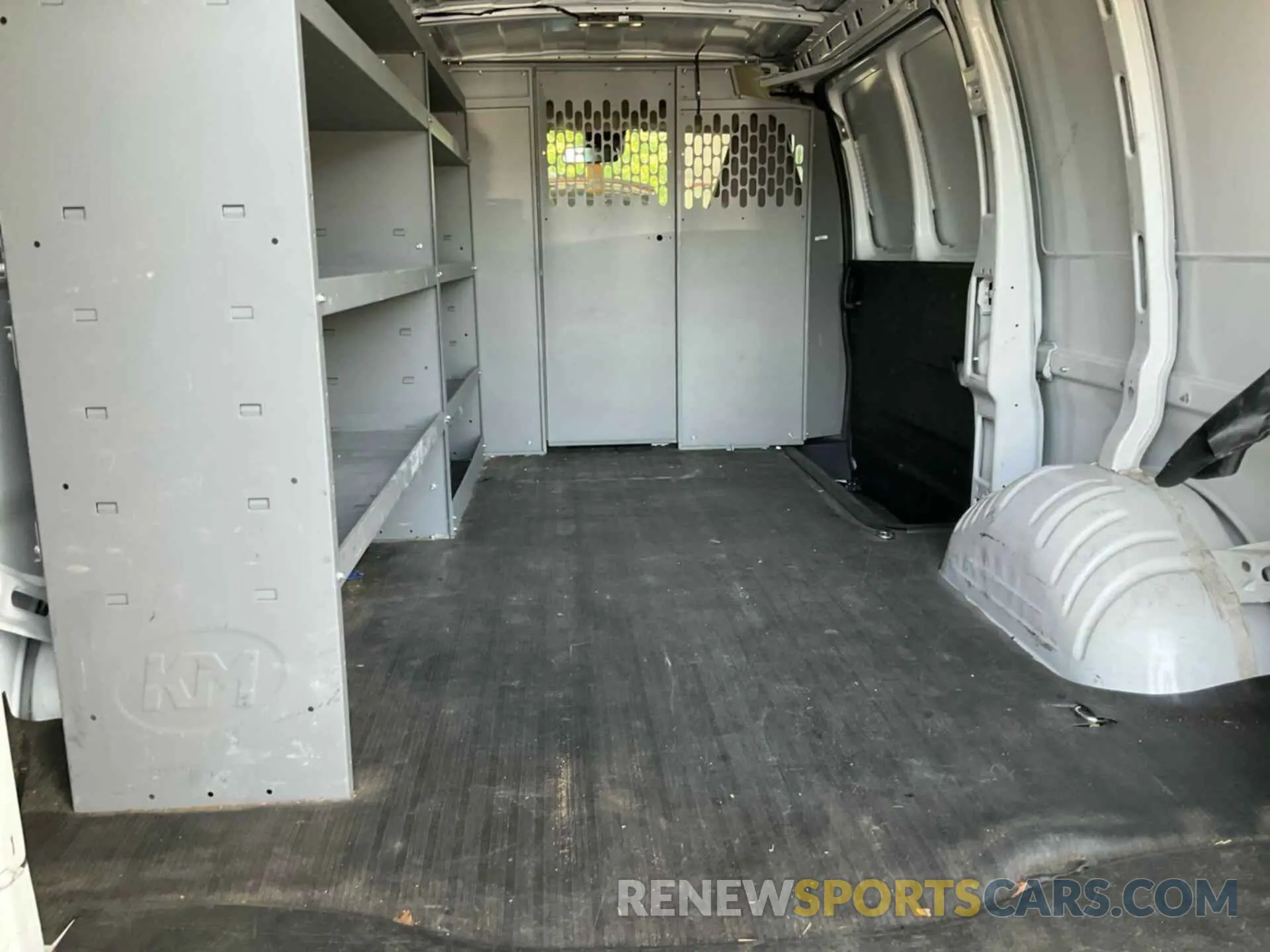 26 Фотография поврежденного автомобиля 1GCWGAFP4M1311981 CHEVROLET EXPRESS G2500 2021