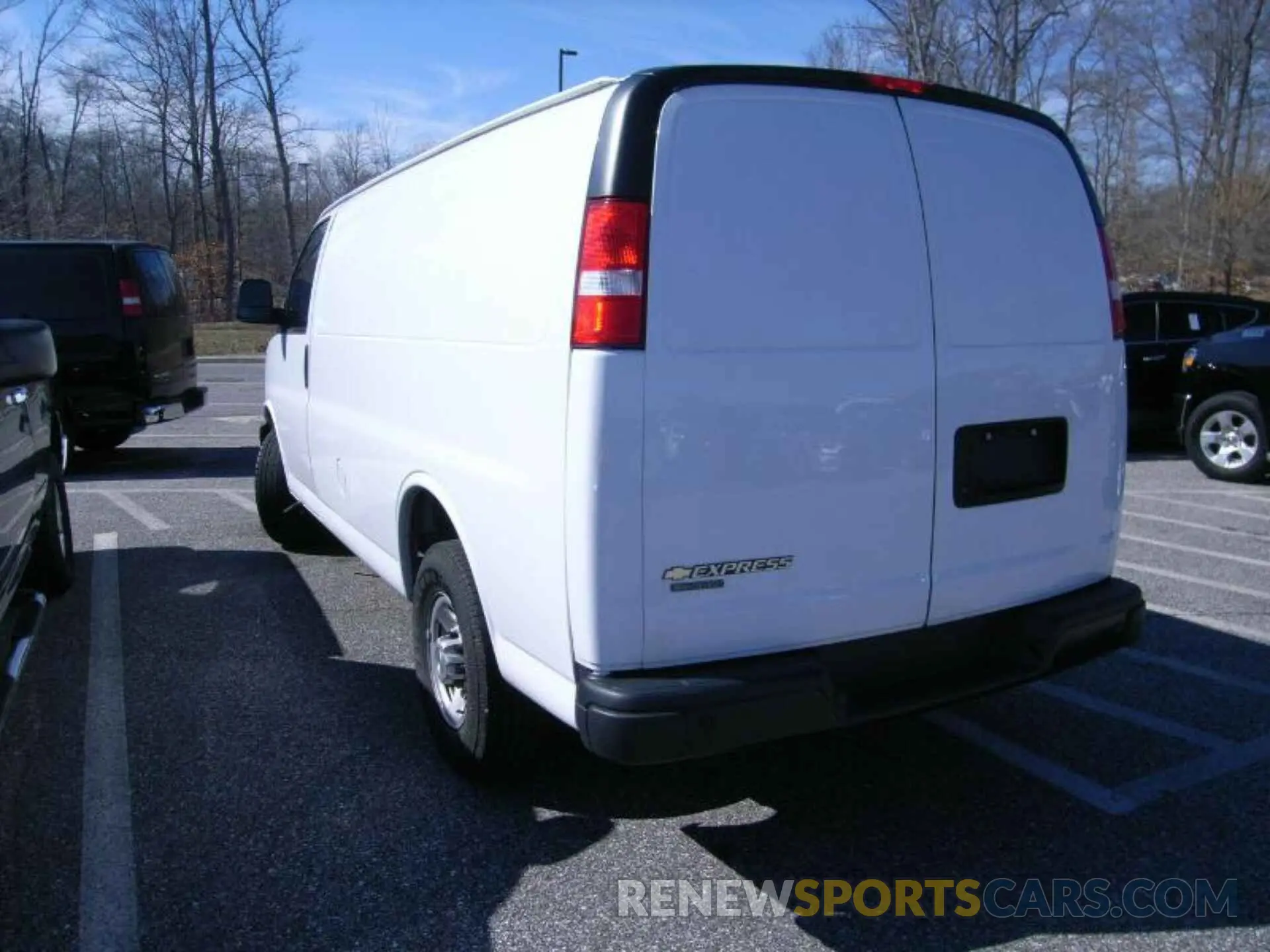 9 Photograph of a damaged car 1GCWGAFP5M1309737 CHEVROLET EXPRESS G2500 2021