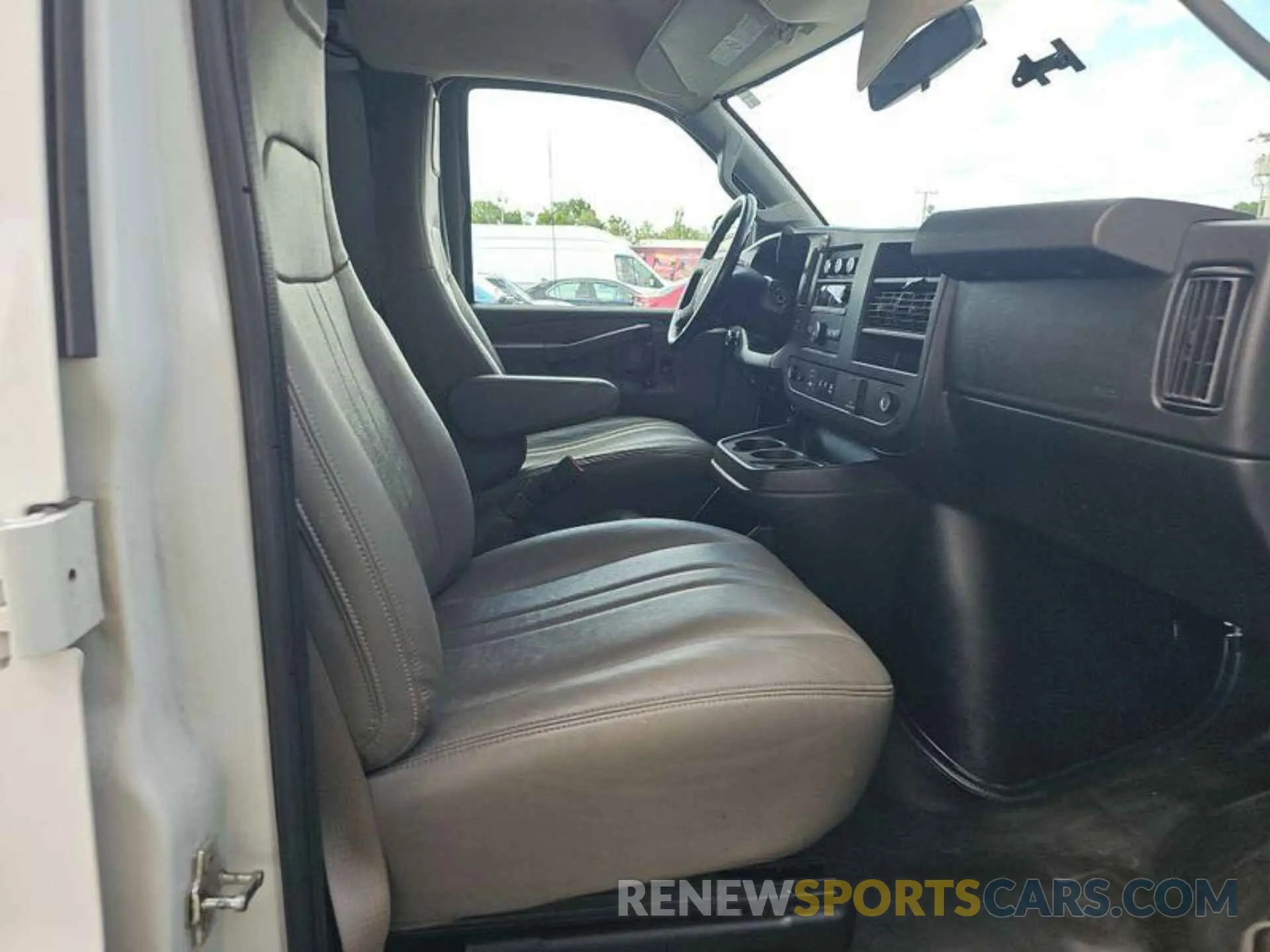 21 Photograph of a damaged car 1GCWGBFP1M1145473 CHEVROLET EXPRESS G2500 2021