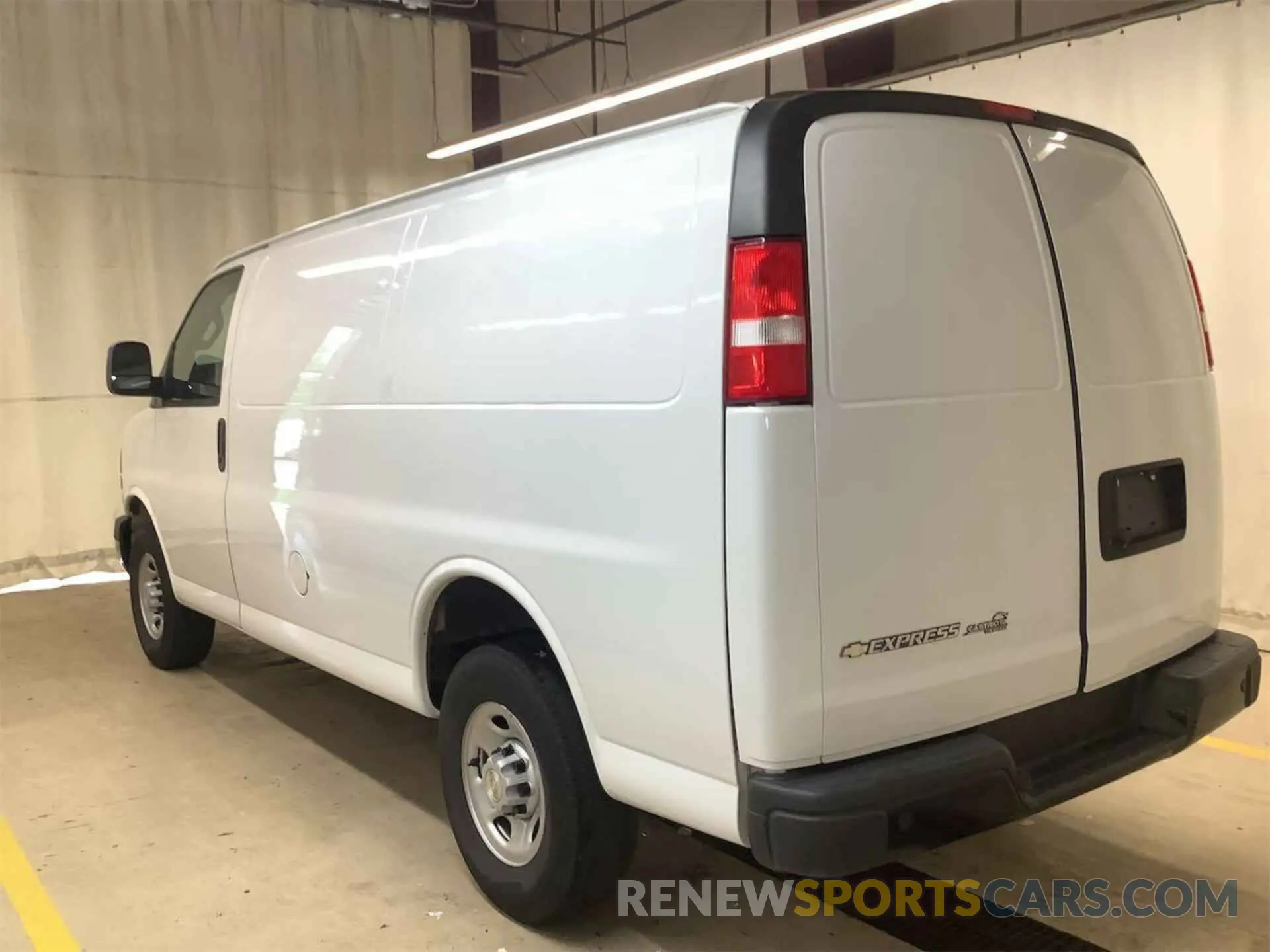 18 Photograph of a damaged car 1GCWGAFP3N1259311 CHEVROLET EXPRESS G2500 2022