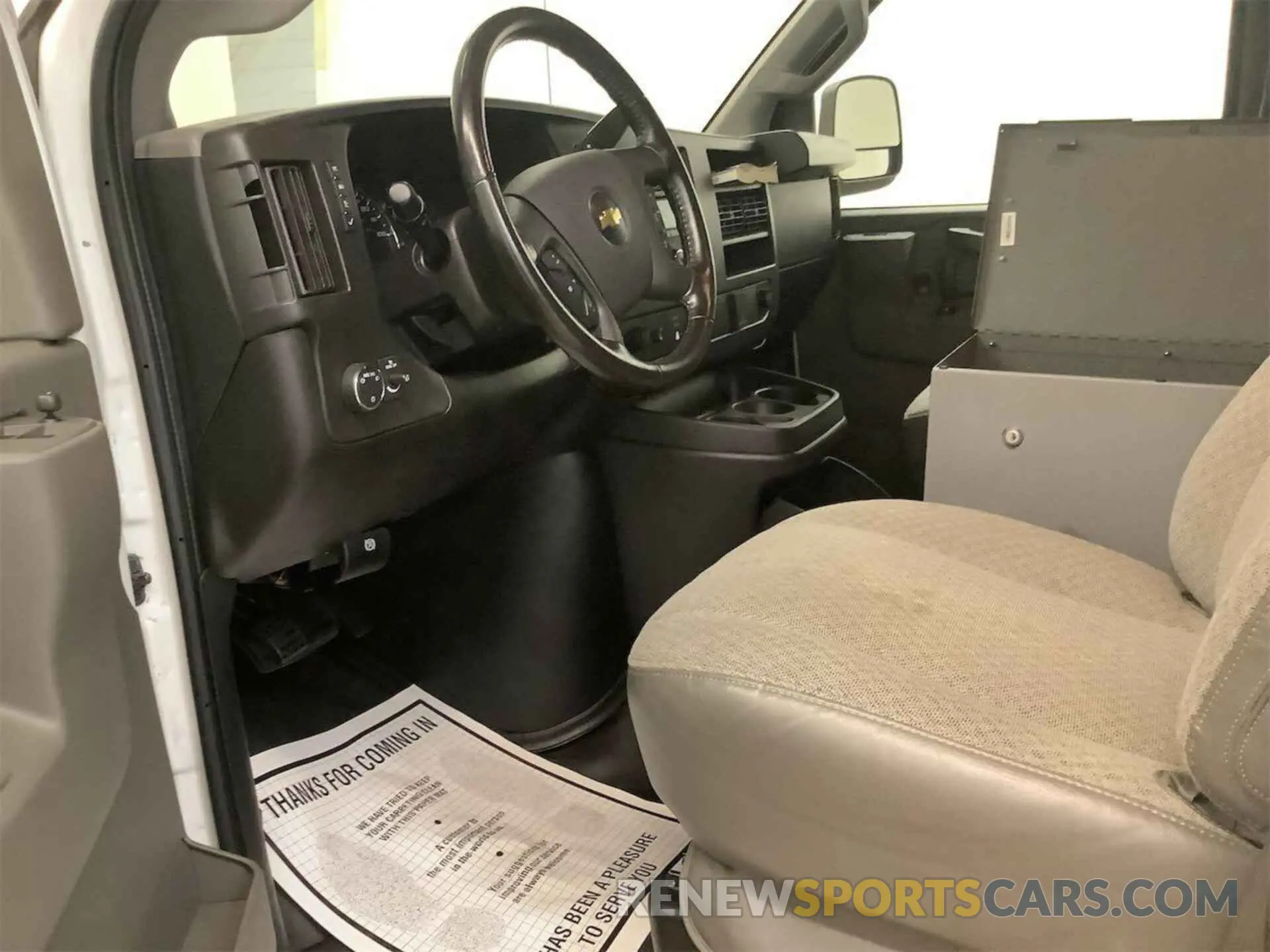 26 Photograph of a damaged car 1GCWGAFP3N1259311 CHEVROLET EXPRESS G2500 2022