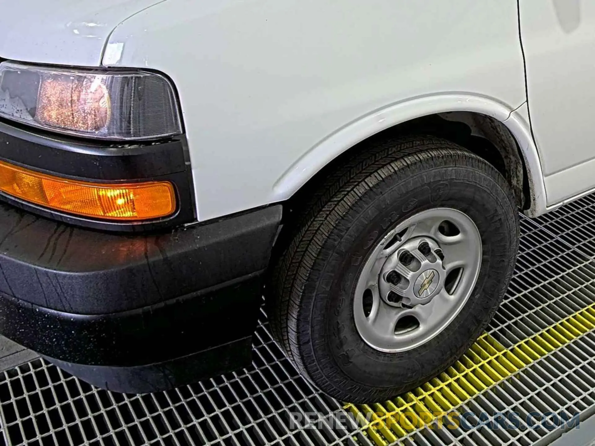 13 Photograph of a damaged car 1GCWGAFP6N1271209 CHEVROLET EXPRESS G2500 2022