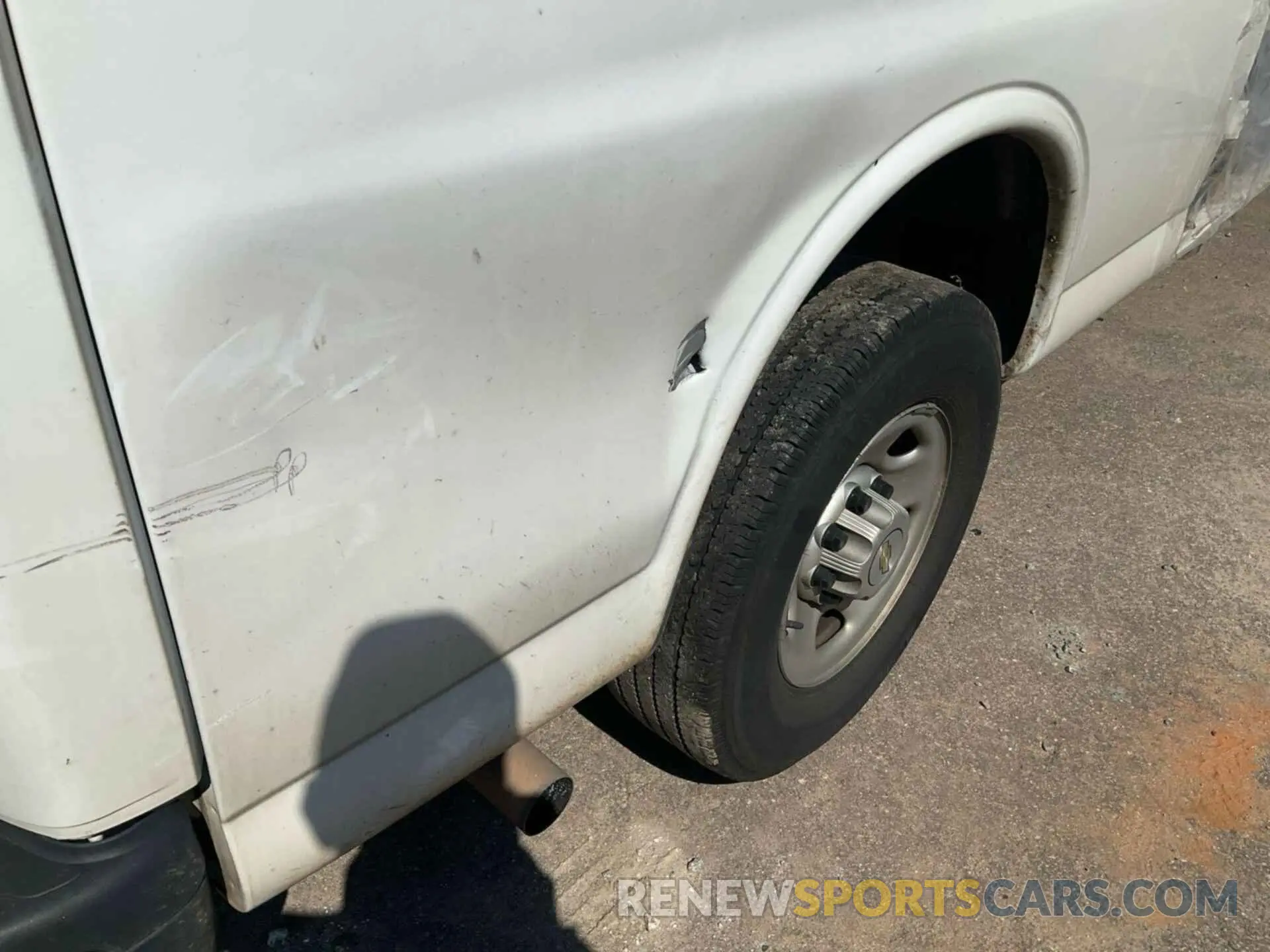15 Photograph of a damaged car 1GCWGBF79N1178660 CHEVROLET EXPRESS G2500 2022