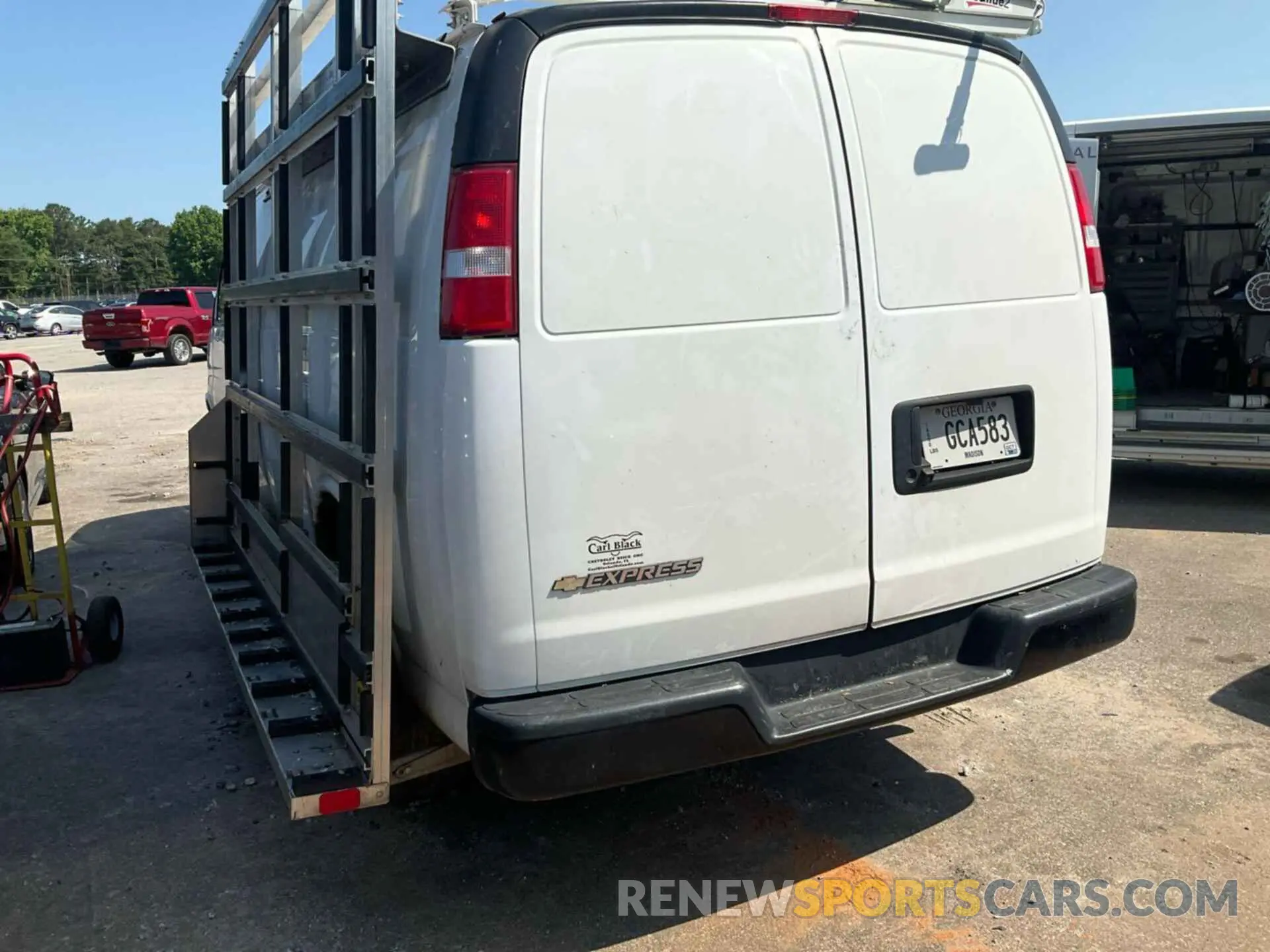 2 Photograph of a damaged car 1GCWGBF79N1178660 CHEVROLET EXPRESS G2500 2022