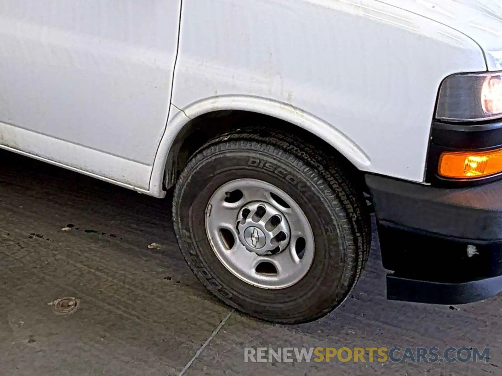 27 Photograph of a damaged car 1GB0GRFG2K1364118 CHEVROLET EXPRESS G3500 2019