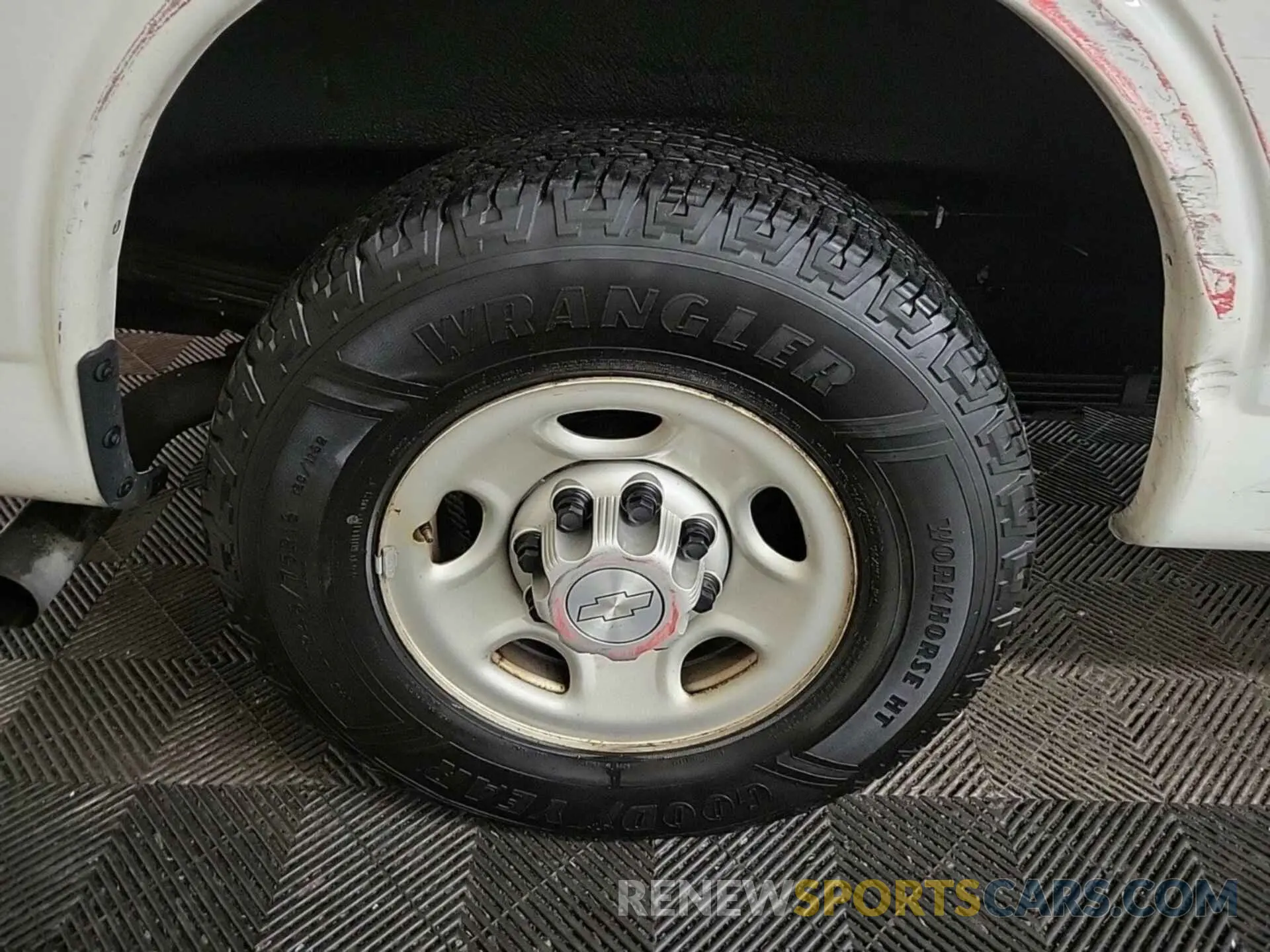 15 Photograph of a damaged car 1GCZGGFP2K1329702 CHEVROLET EXPRESS G3500 2019