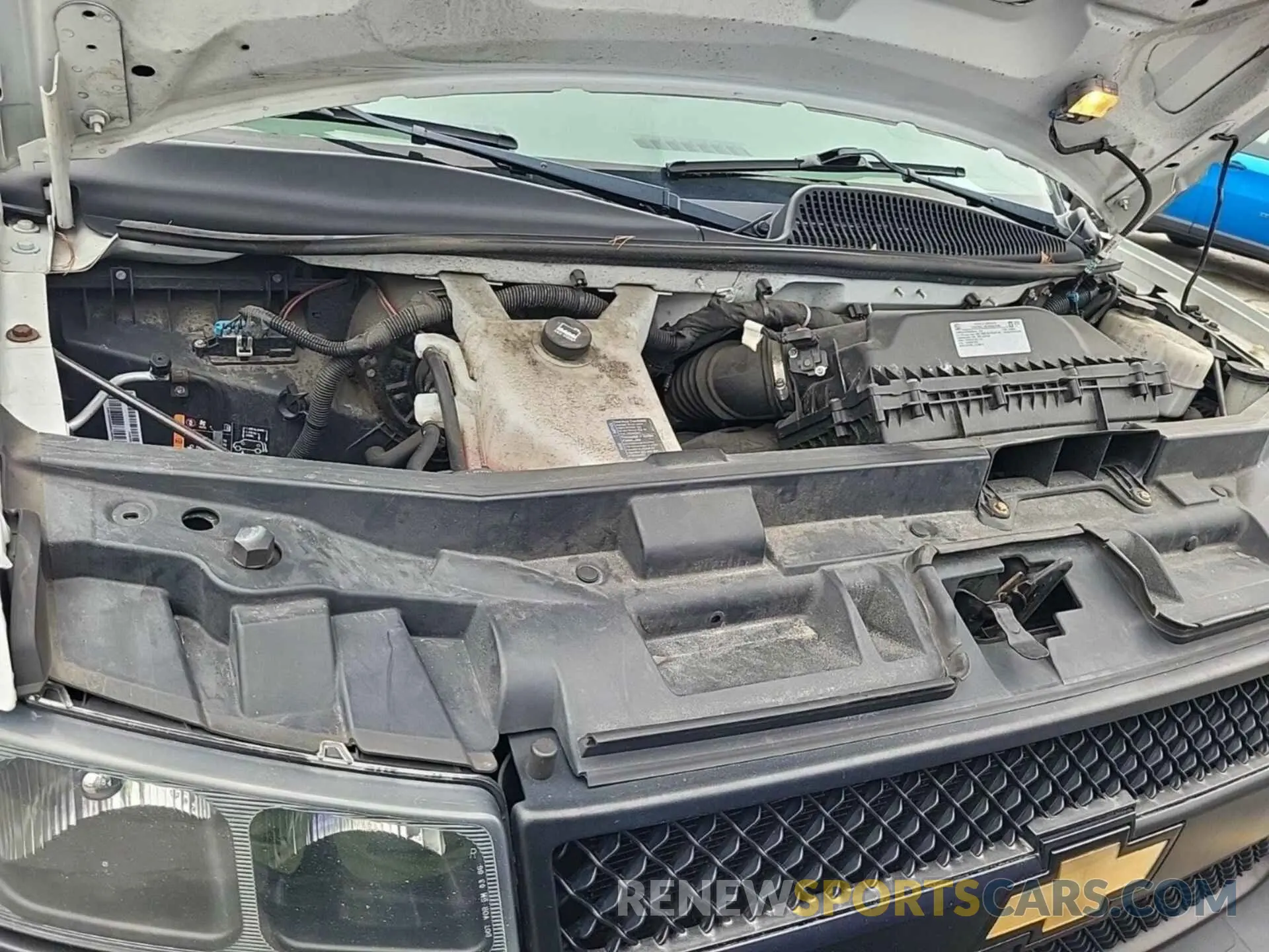 43 Photograph of a damaged car 1GCZGGFP2K1329702 CHEVROLET EXPRESS G3500 2019