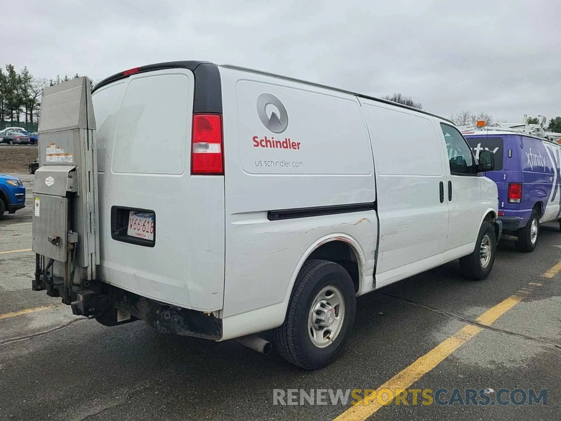 7 Photograph of a damaged car 1GCZGGFP2K1329702 CHEVROLET EXPRESS G3500 2019