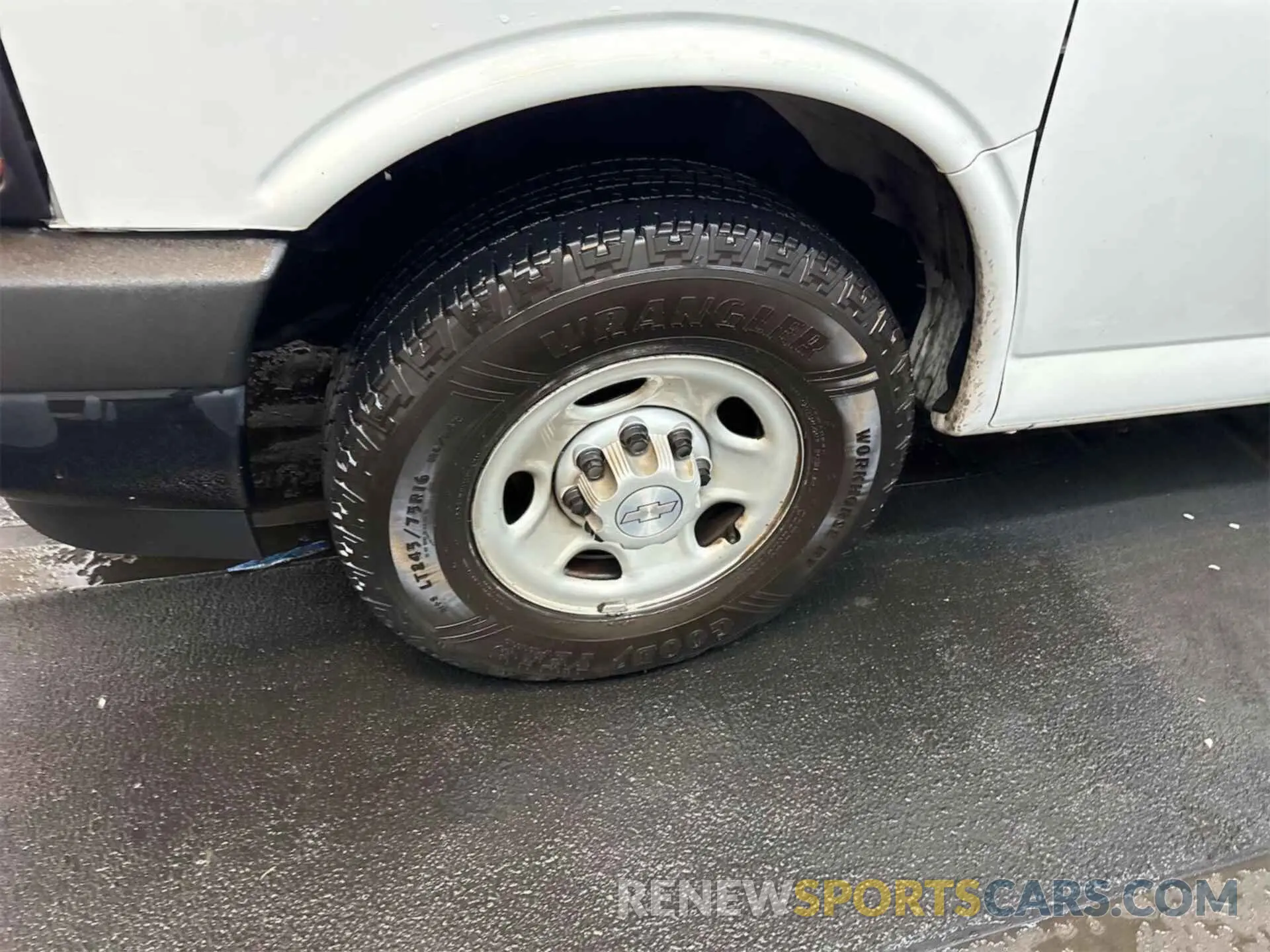 10 Фотография поврежденного автомобиля 1GCZGGFP5K1332660 CHEVROLET EXPRESS G3500 2019