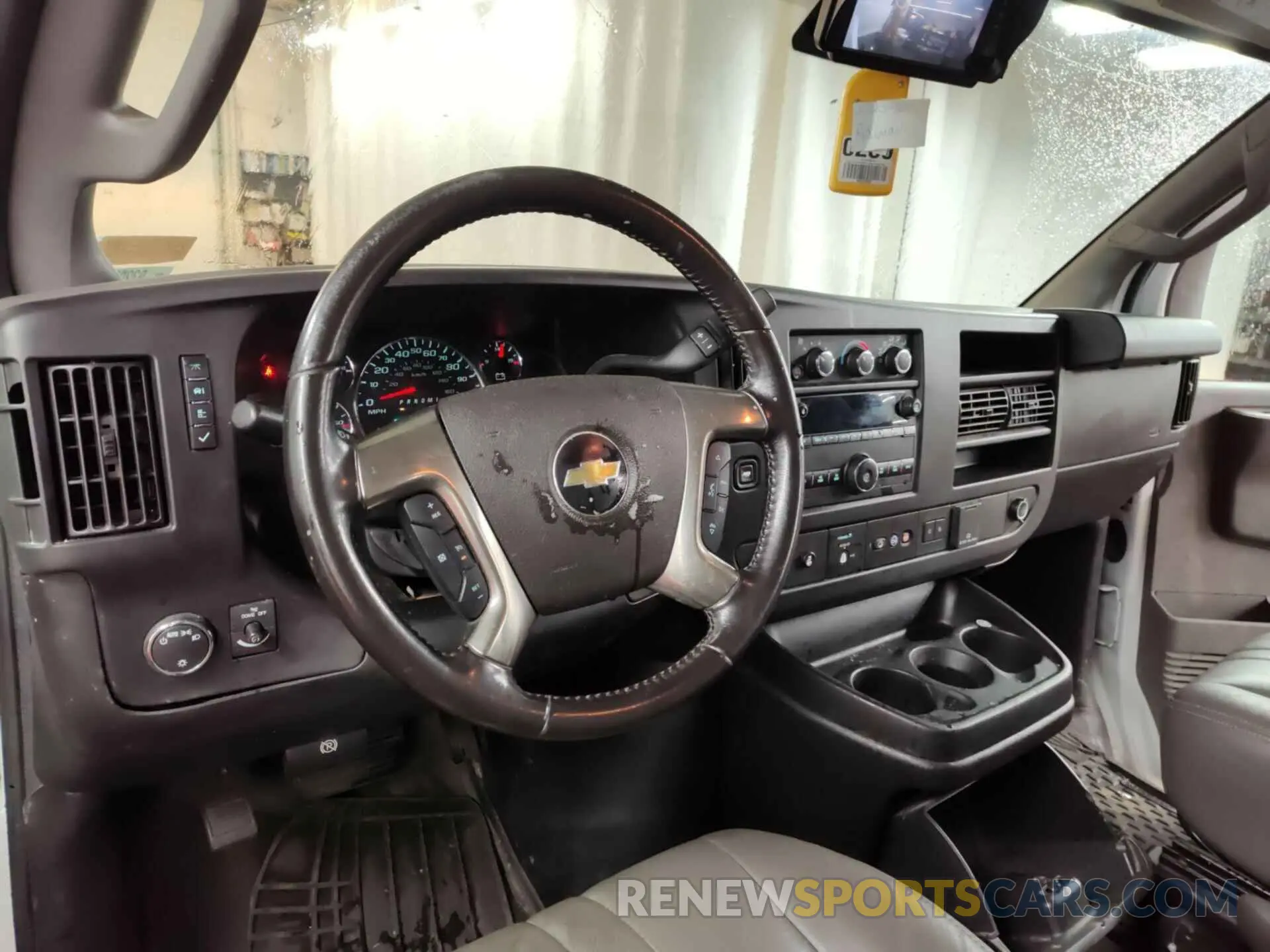 21 Фотография поврежденного автомобиля 1GCZGGFP5K1332660 CHEVROLET EXPRESS G3500 2019