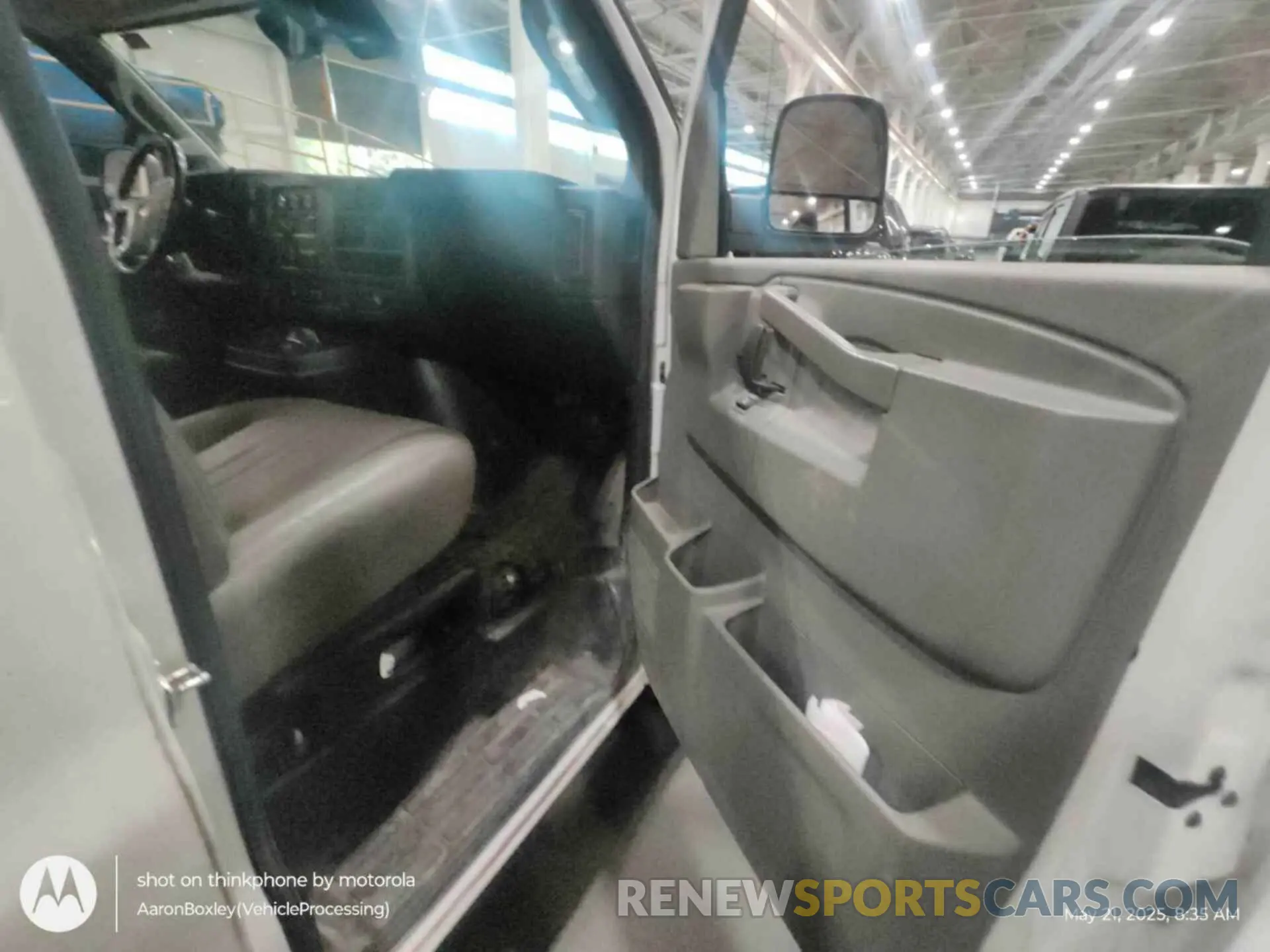35 Фотография поврежденного автомобиля 1GCZGGFP5K1332660 CHEVROLET EXPRESS G3500 2019