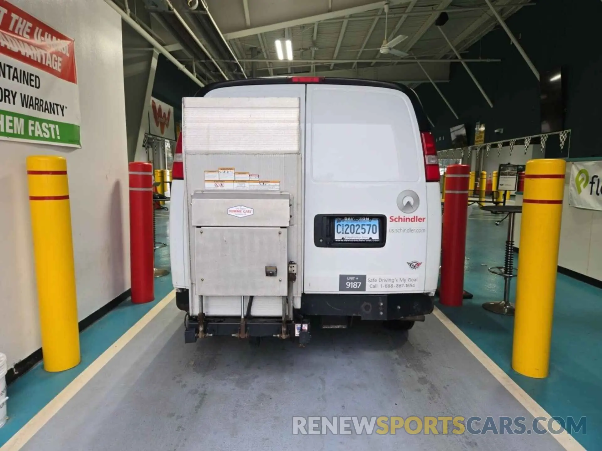 10 Photograph of a damaged car 1GCZGGFP8K1324939 CHEVROLET EXPRESS G3500 2019