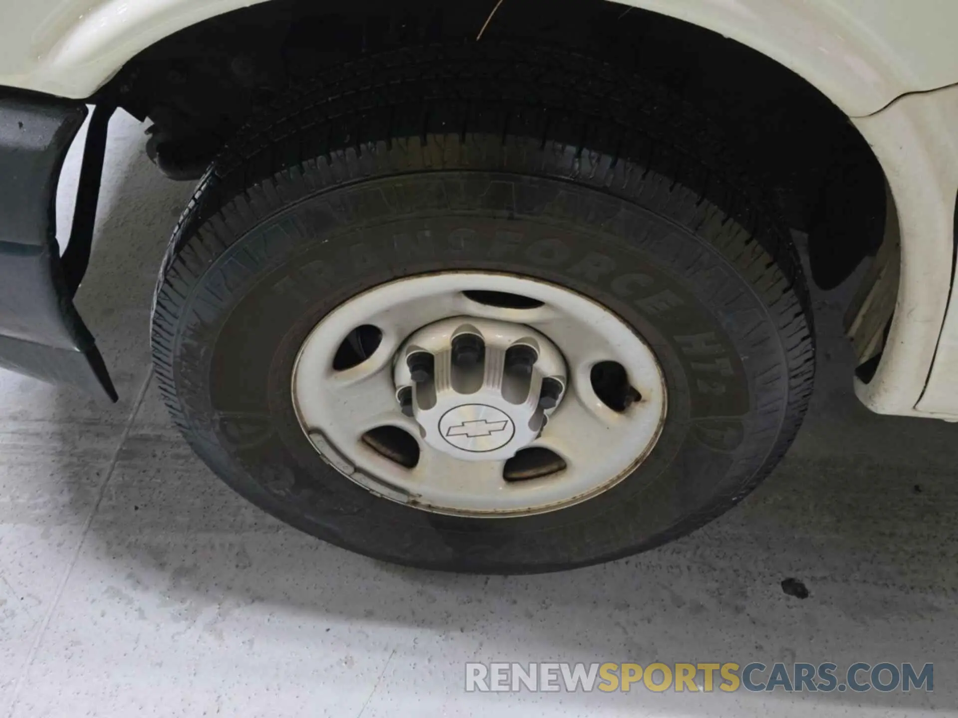 14 Photograph of a damaged car 1GCZGGFP8K1324939 CHEVROLET EXPRESS G3500 2019