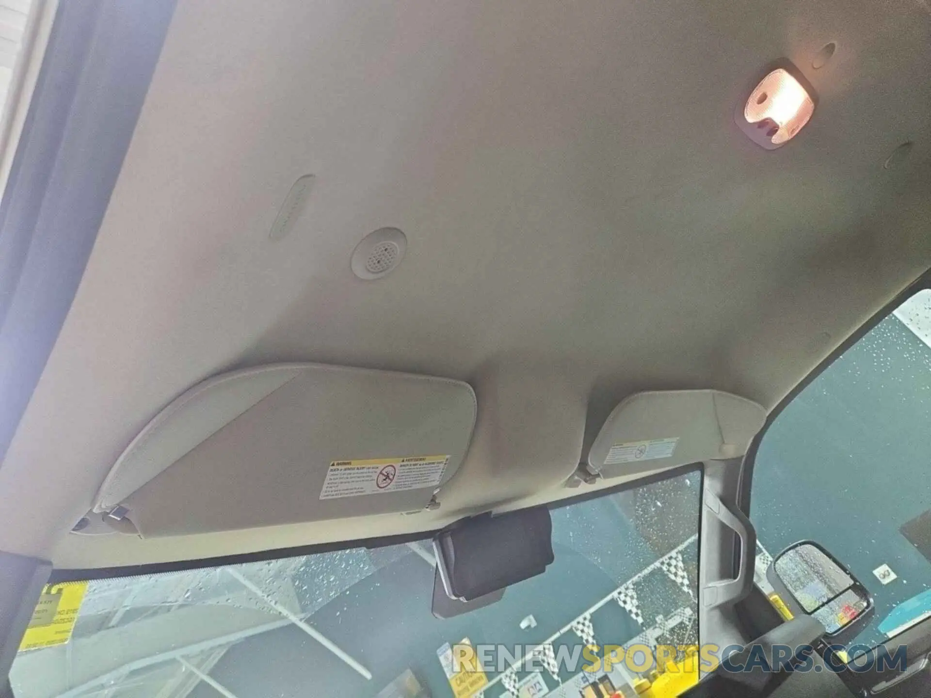 31 Photograph of a damaged car 1GCZGGFP8K1324939 CHEVROLET EXPRESS G3500 2019