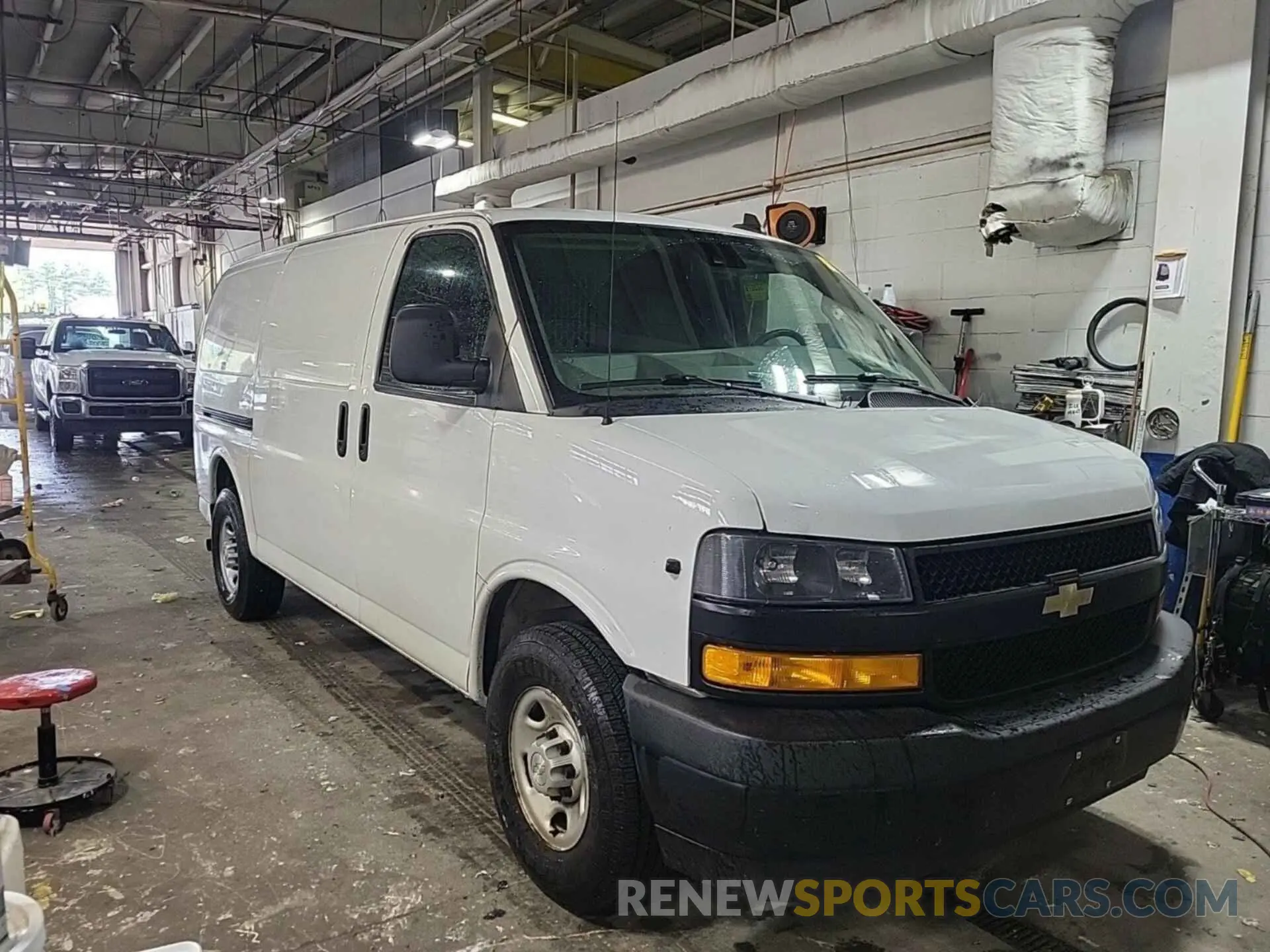 34 Photograph of a damaged car 1GCZGGFP8K1324939 CHEVROLET EXPRESS G3500 2019