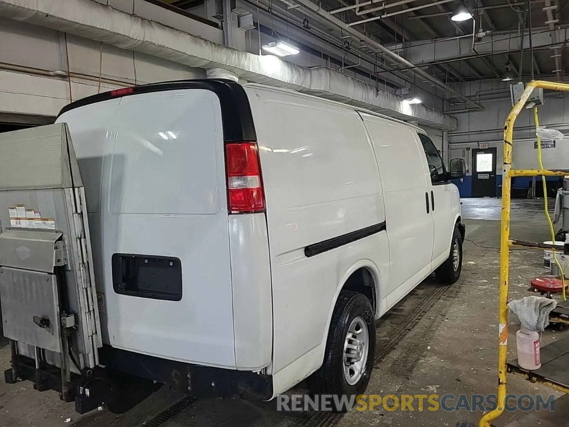 41 Photograph of a damaged car 1GCZGGFP8K1324939 CHEVROLET EXPRESS G3500 2019