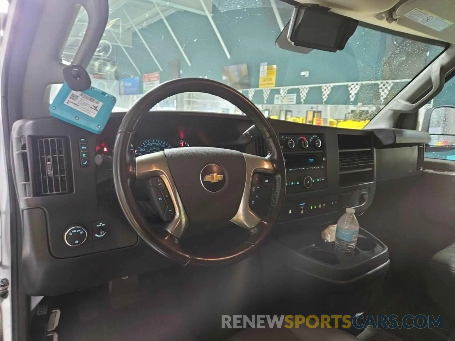 5 Photograph of a damaged car 1GCZGGFP8K1324939 CHEVROLET EXPRESS G3500 2019