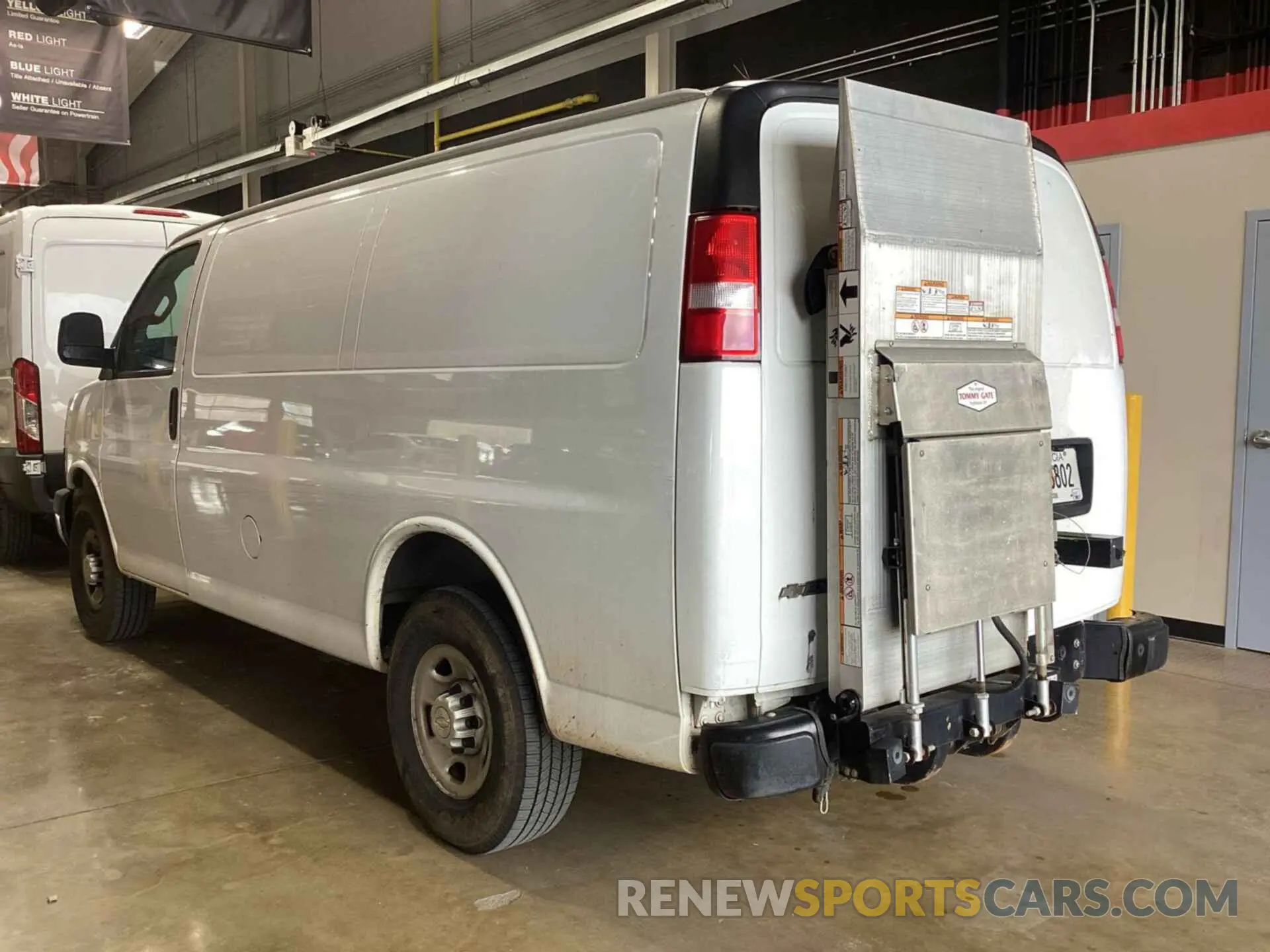 24 Photograph of a damaged car 1GCZGGFP5L1211290 CHEVROLET EXPRESS G3500 2020