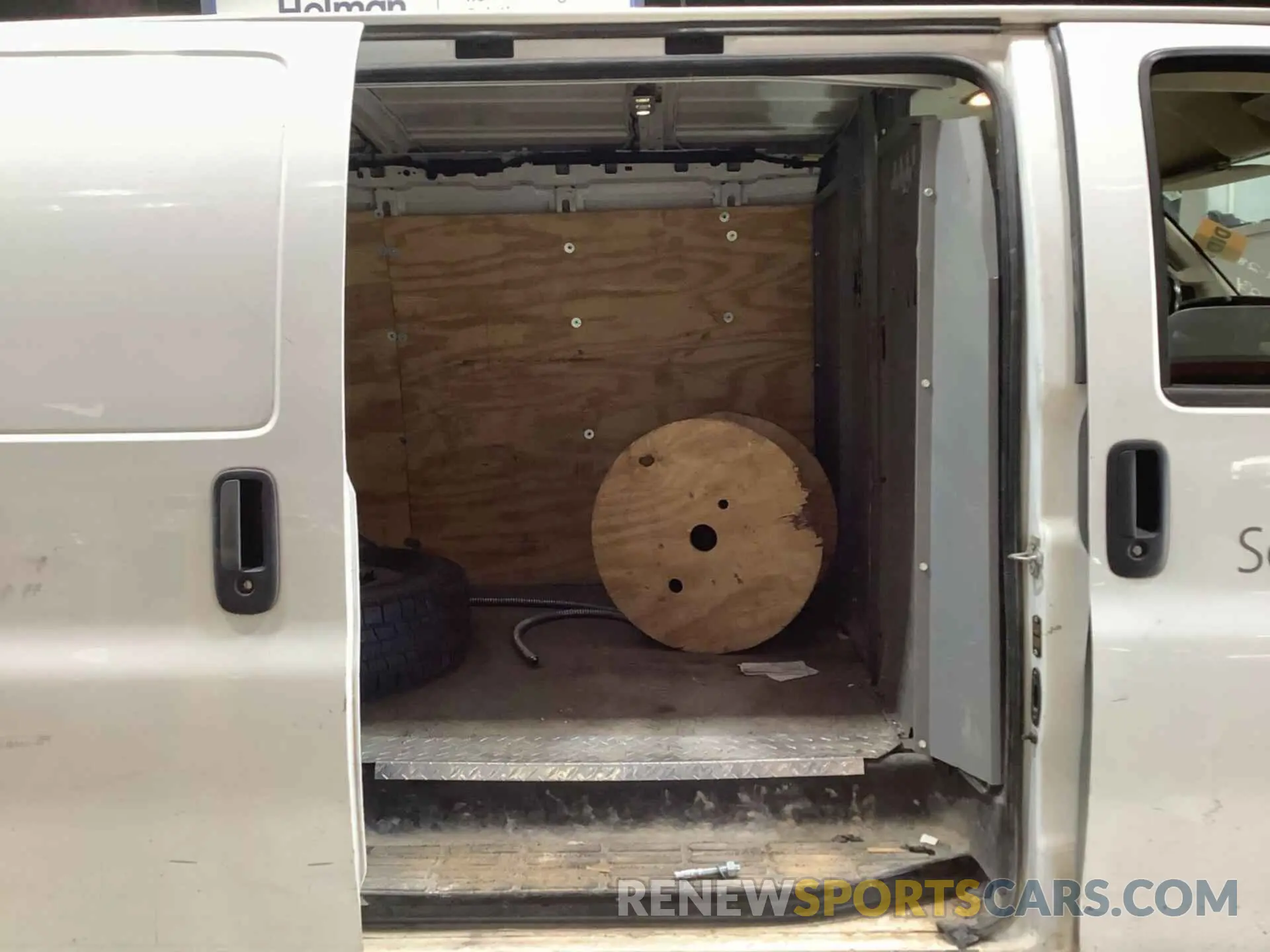 9 Photograph of a damaged car 1GCZGGFP5L1211290 CHEVROLET EXPRESS G3500 2020